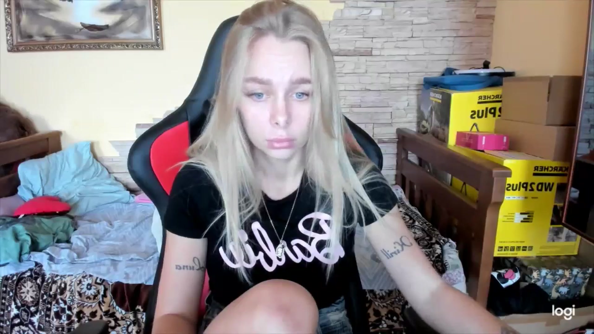 Gallery image thumbnail from YourPupsik's myfreecams stream on, 10/11/2024, 08:38 image 16 of 20