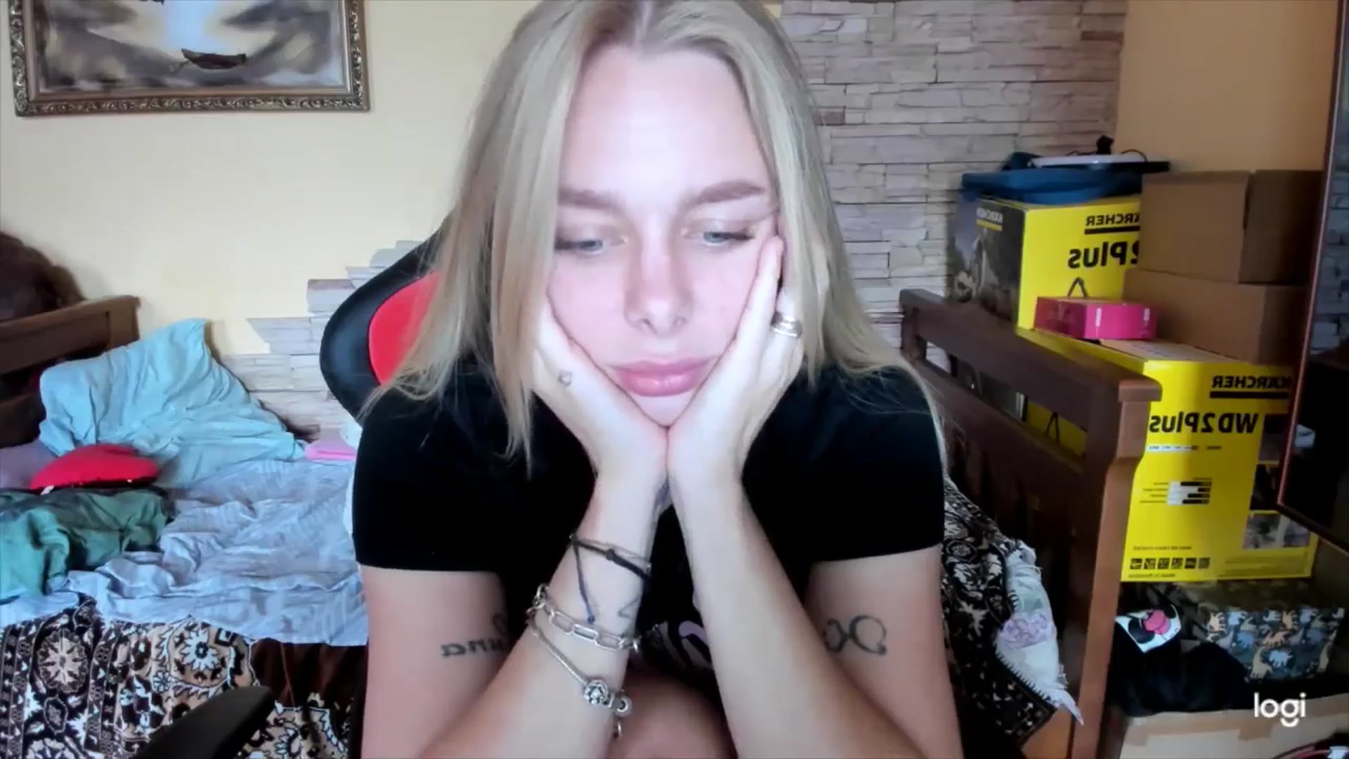 Gallery image thumbnail from YourPupsik's myfreecams stream on, 10/11/2024, 08:38 image 11 of 20