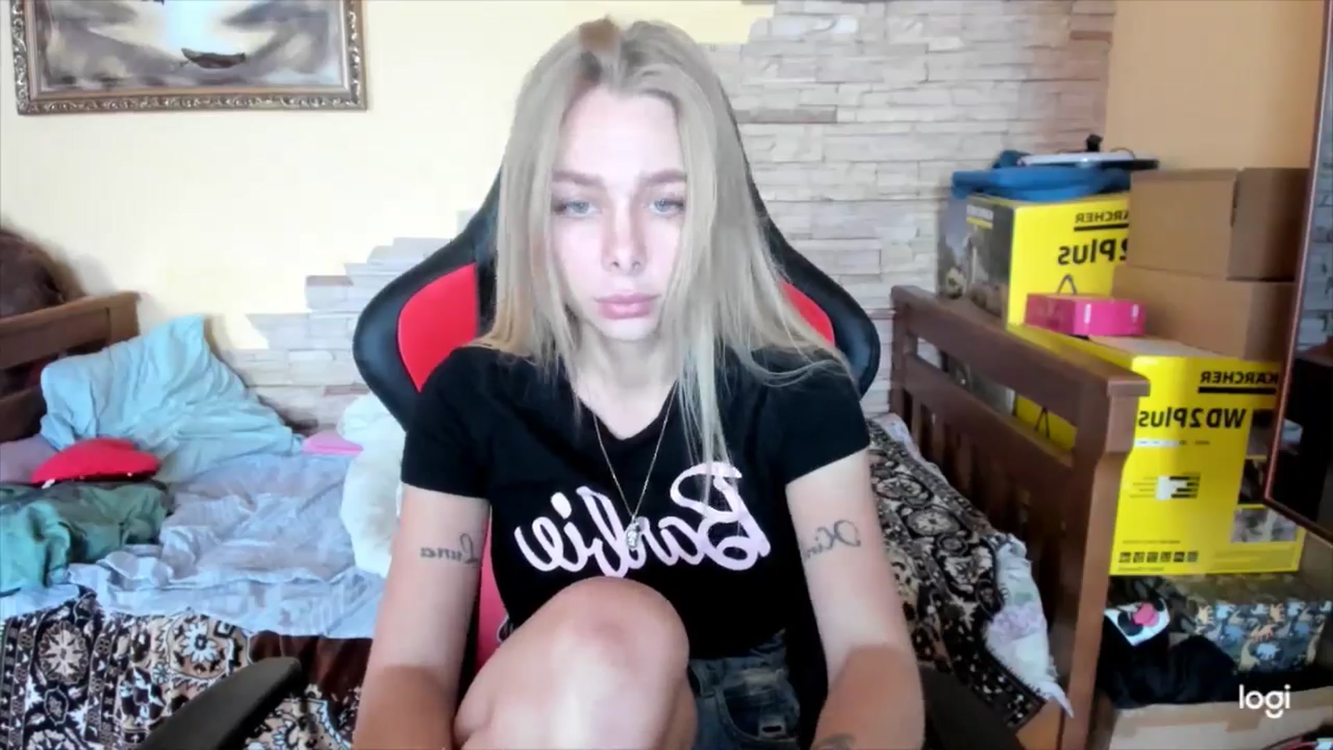Gallery image thumbnail from YourPupsik's myfreecams stream on, 10/11/2024, 08:38 image 18 of 20