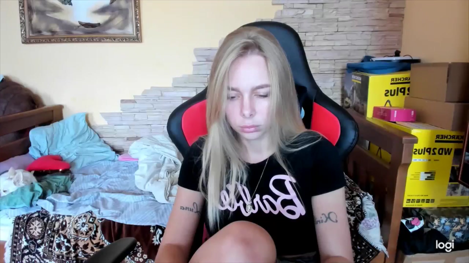 Gallery image thumbnail from YourPupsik's myfreecams stream on, 10/11/2024, 11:27 image 12 of 20