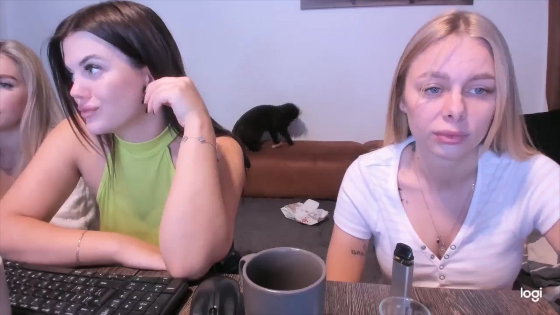 Gallery image thumbnail from YourPupsik's myfreecams stream on, 10/30/2024, 08:38 image 18 of 20