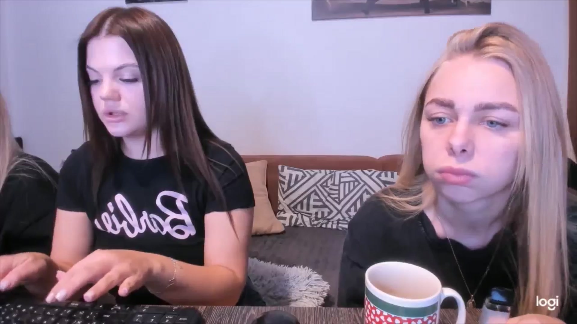 Gallery image thumbnail from YourPupsik's myfreecams stream on, 11/10/2024, 09:57 image 10 of 20