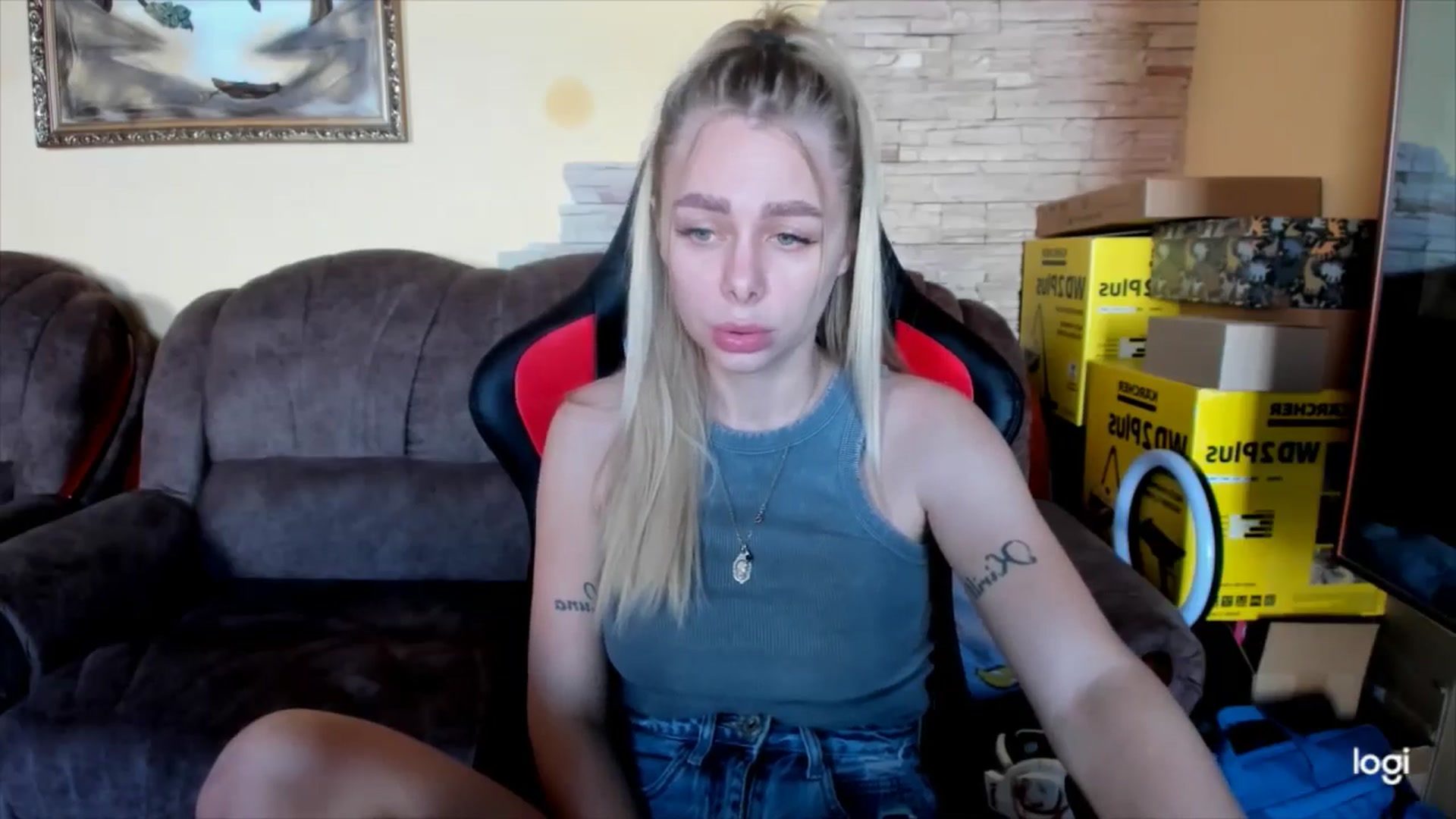Gallery image thumbnail from YourPupsik's myfreecams stream on, 11/19/2024, 09:40 image 7 of 20