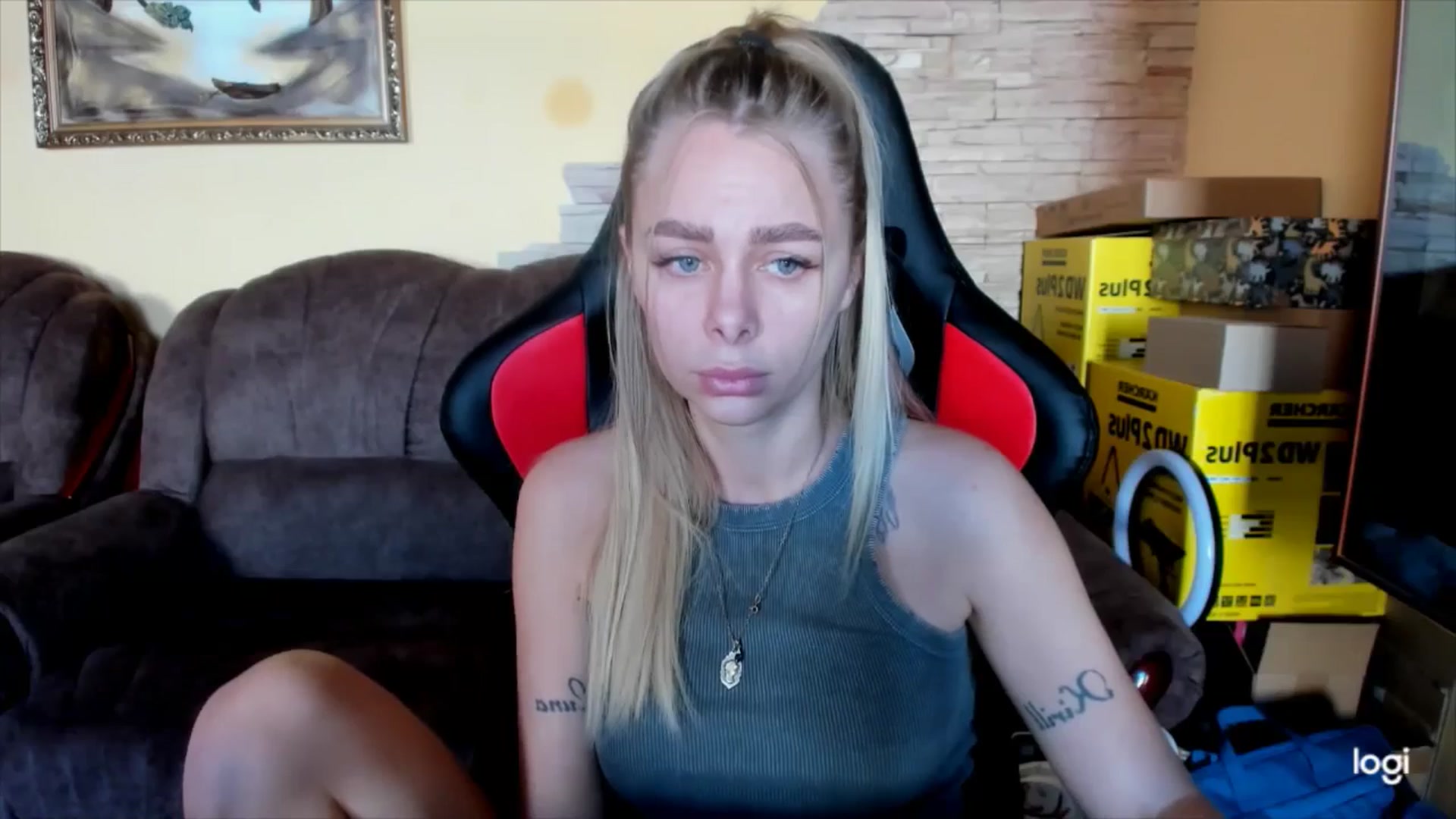 Gallery image thumbnail from YourPupsik's myfreecams stream on, 11/19/2024, 09:40 image 10 of 20