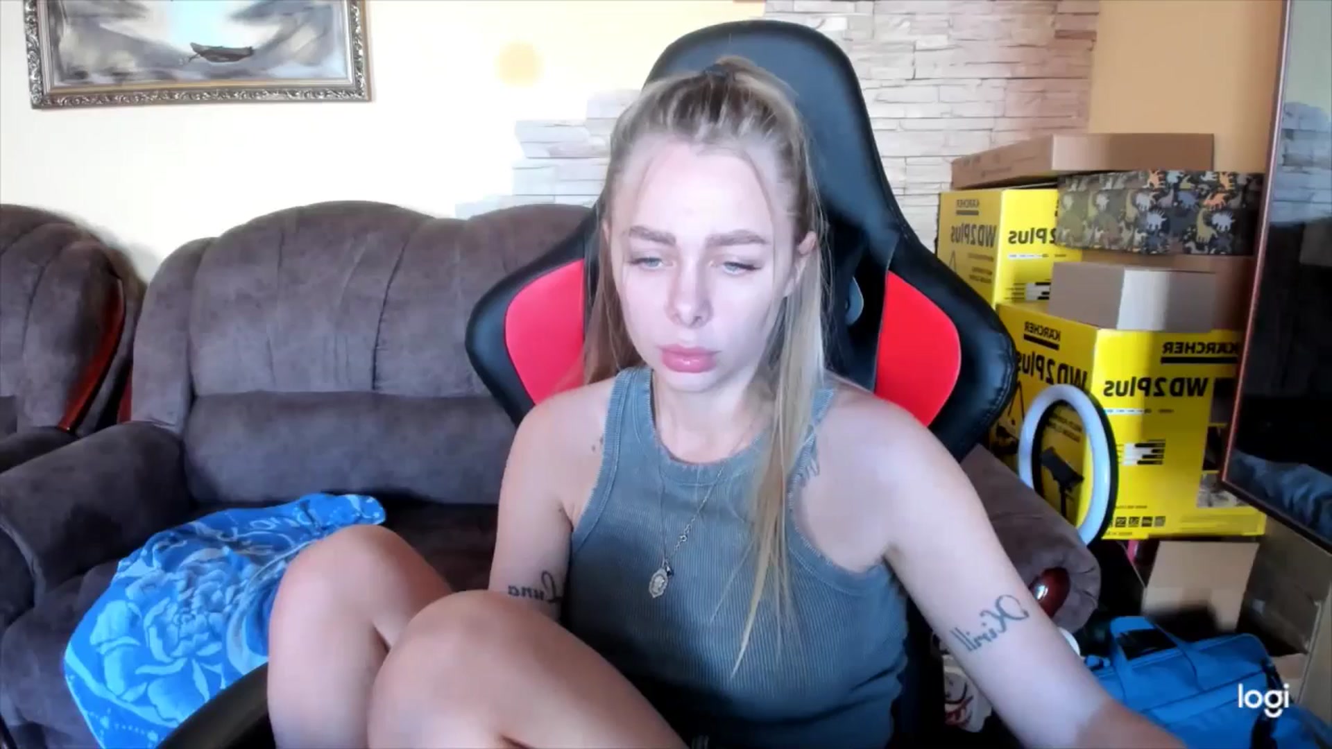 Gallery image thumbnail from YourPupsik's myfreecams stream on, 11/19/2024, 11:38 image 17 of 20