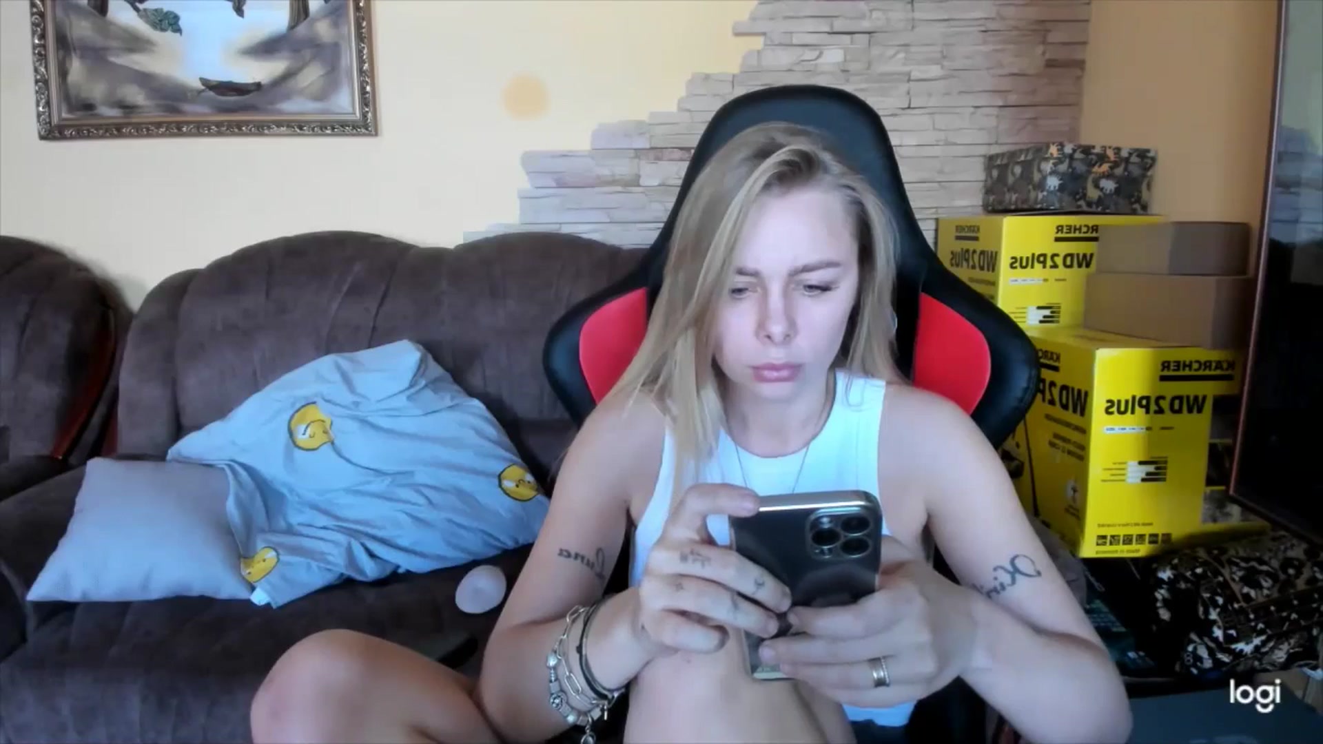 Gallery image thumbnail from YourPupsik's myfreecams stream on, 12/02/2024, 13:00 image 10 of 20