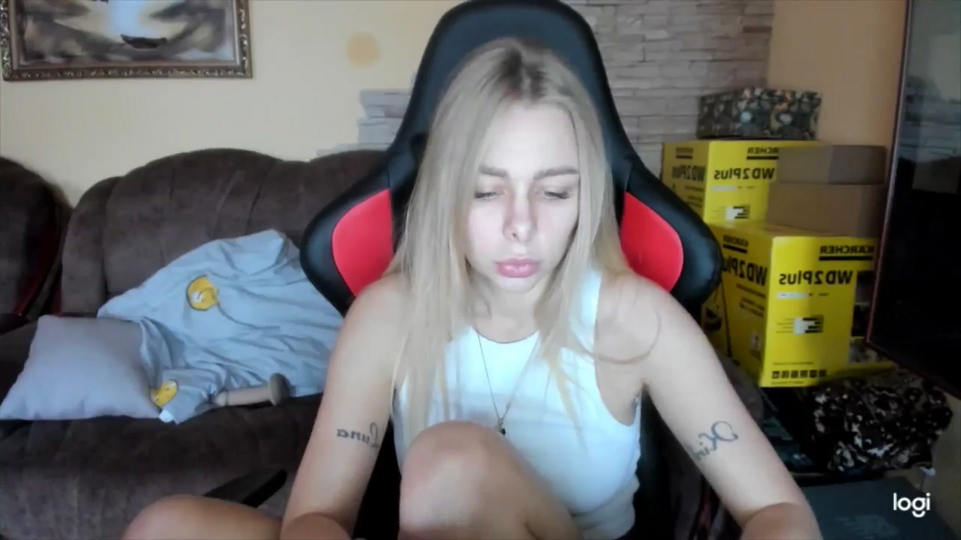 Gallery image thumbnail from YourPupsik's myfreecams stream on, 12/02/2024, 13:46 image 7 of 20