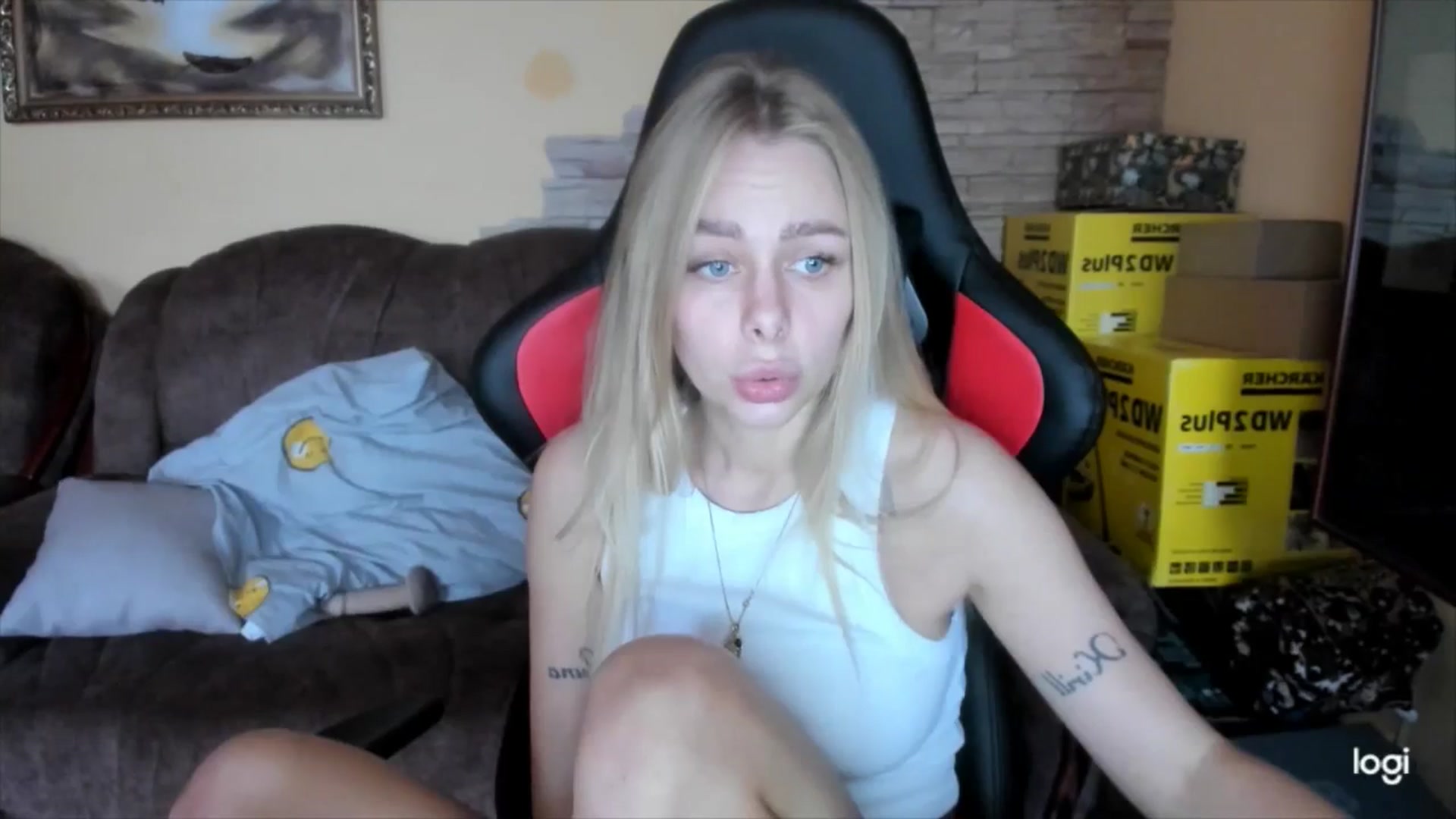 Gallery image thumbnail from YourPupsik's myfreecams stream on, 12/02/2024, 13:46 image 6 of 20