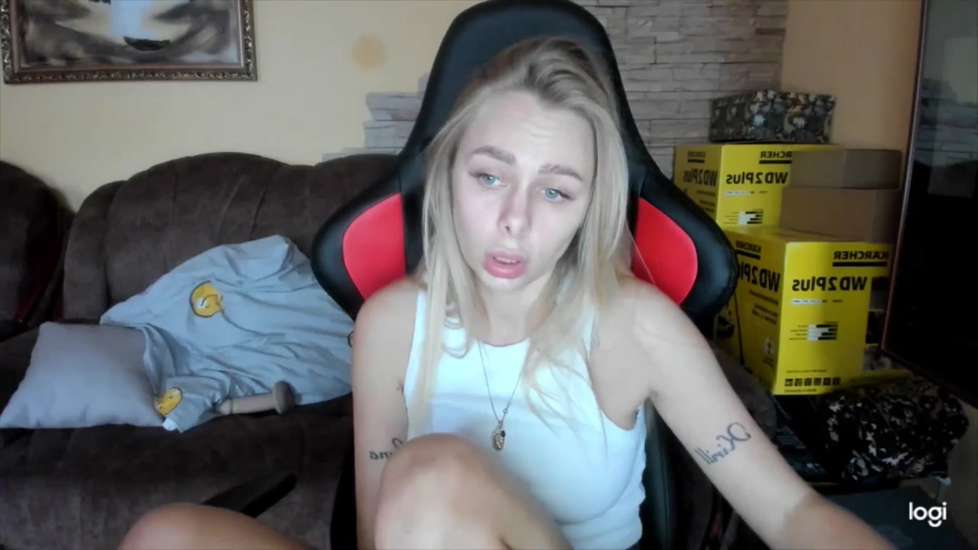 Gallery image thumbnail from YourPupsik's myfreecams stream on, 12/02/2024, 13:46 image 13 of 20