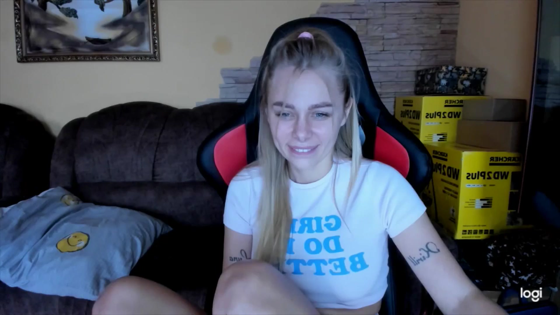 Gallery image thumbnail from YourPupsik's myfreecams stream on, 12/03/2024, 11:30 image 17 of 20