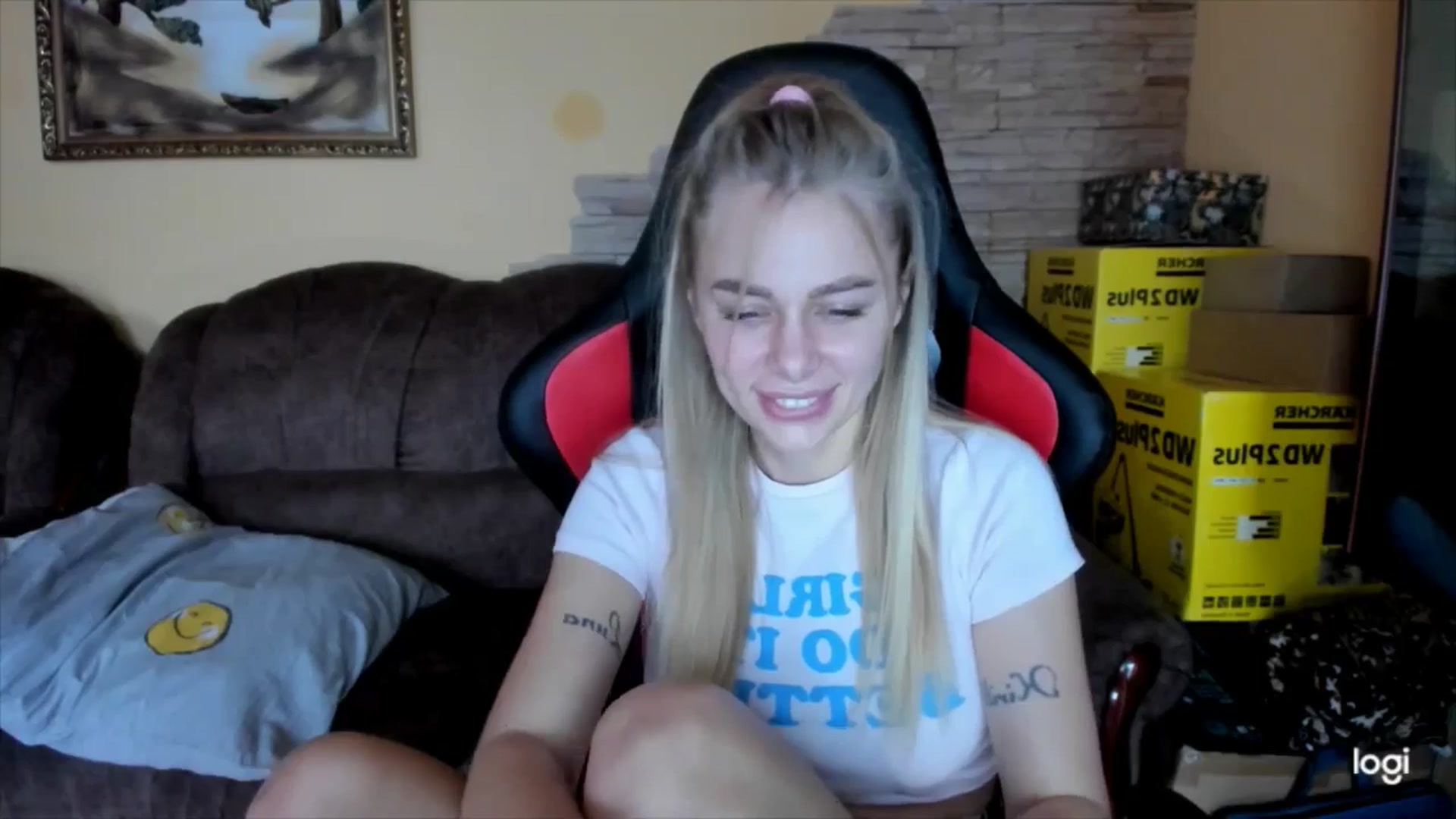 Gallery image thumbnail from YourPupsik's myfreecams stream on, 12/03/2024, 11:30 image 18 of 20