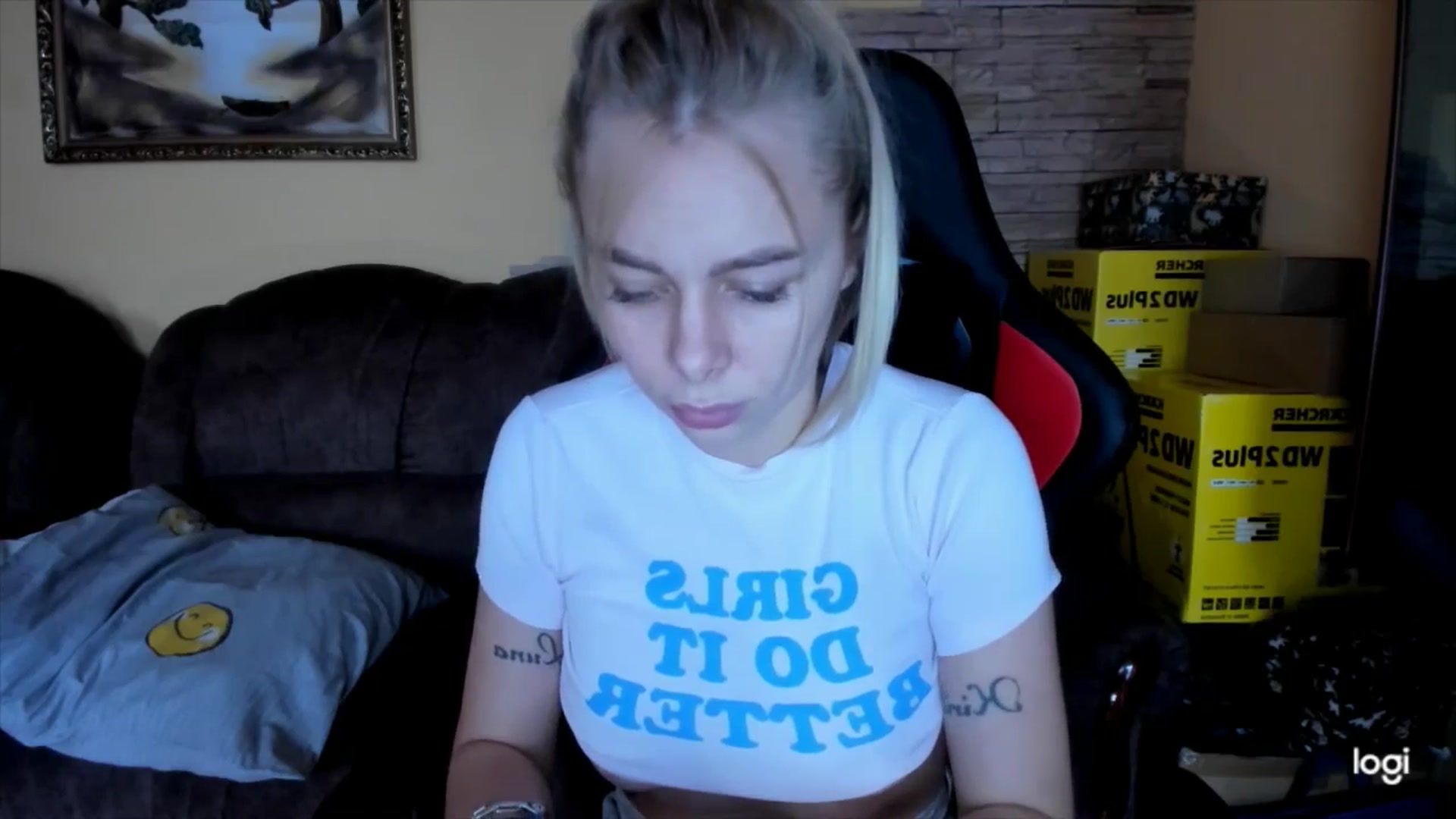 Gallery image thumbnail from YourPupsik's myfreecams stream on, 12/03/2024, 11:30 image 16 of 20