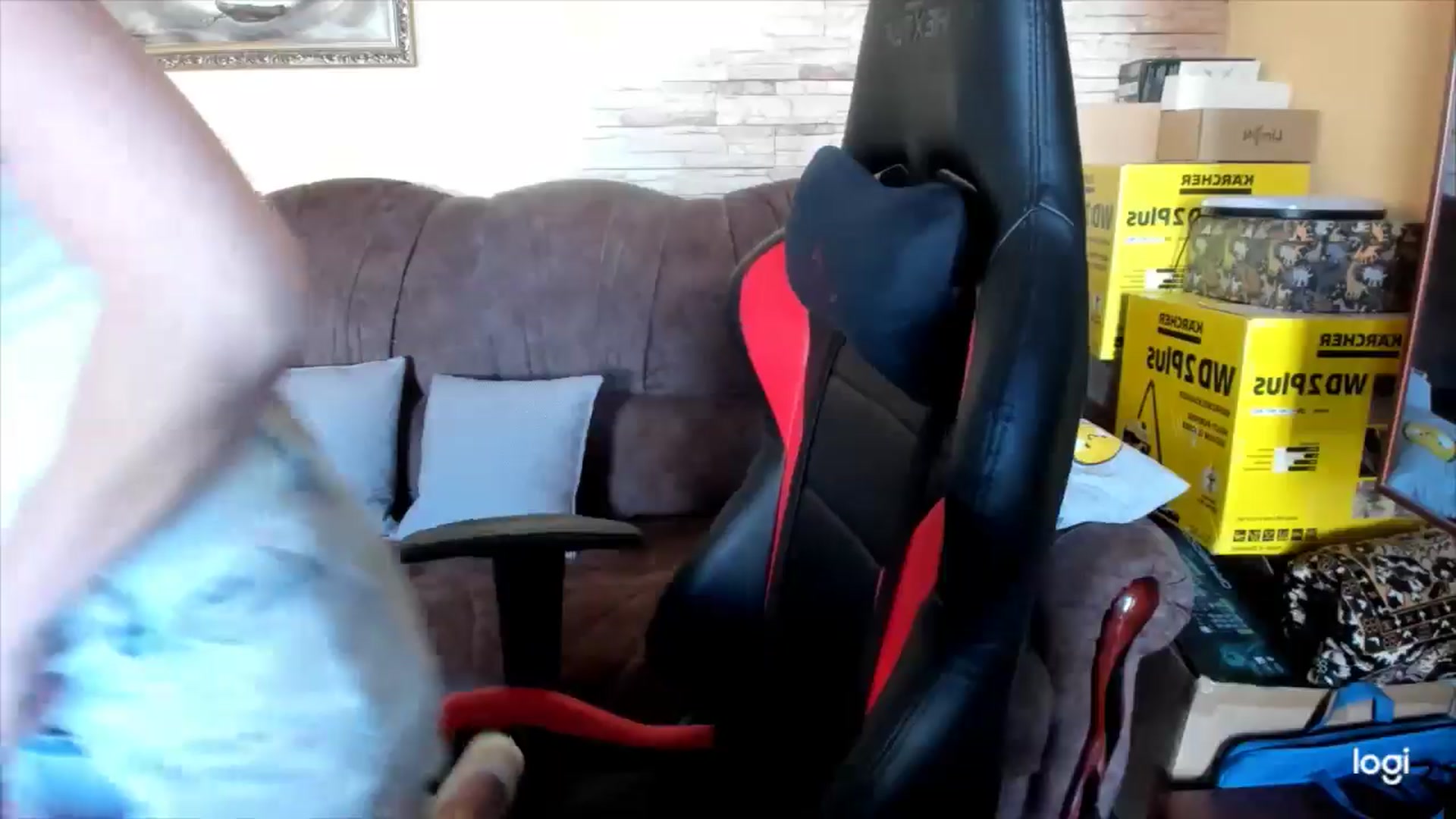 Gallery image thumbnail from YourPupsik's myfreecams stream on, 12/19/2024, 09:49 image 13 of 20