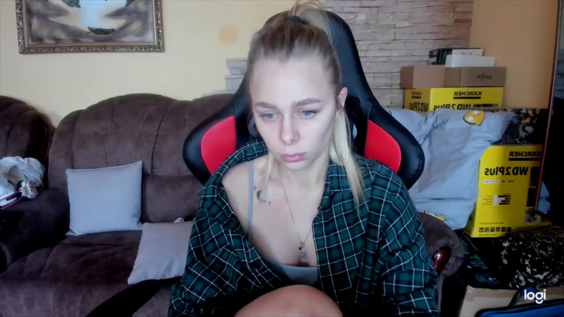 Gallery image thumbnail from YourPupsik's myfreecams stream on, 12/20/2024, 12:27 image 17 of 20