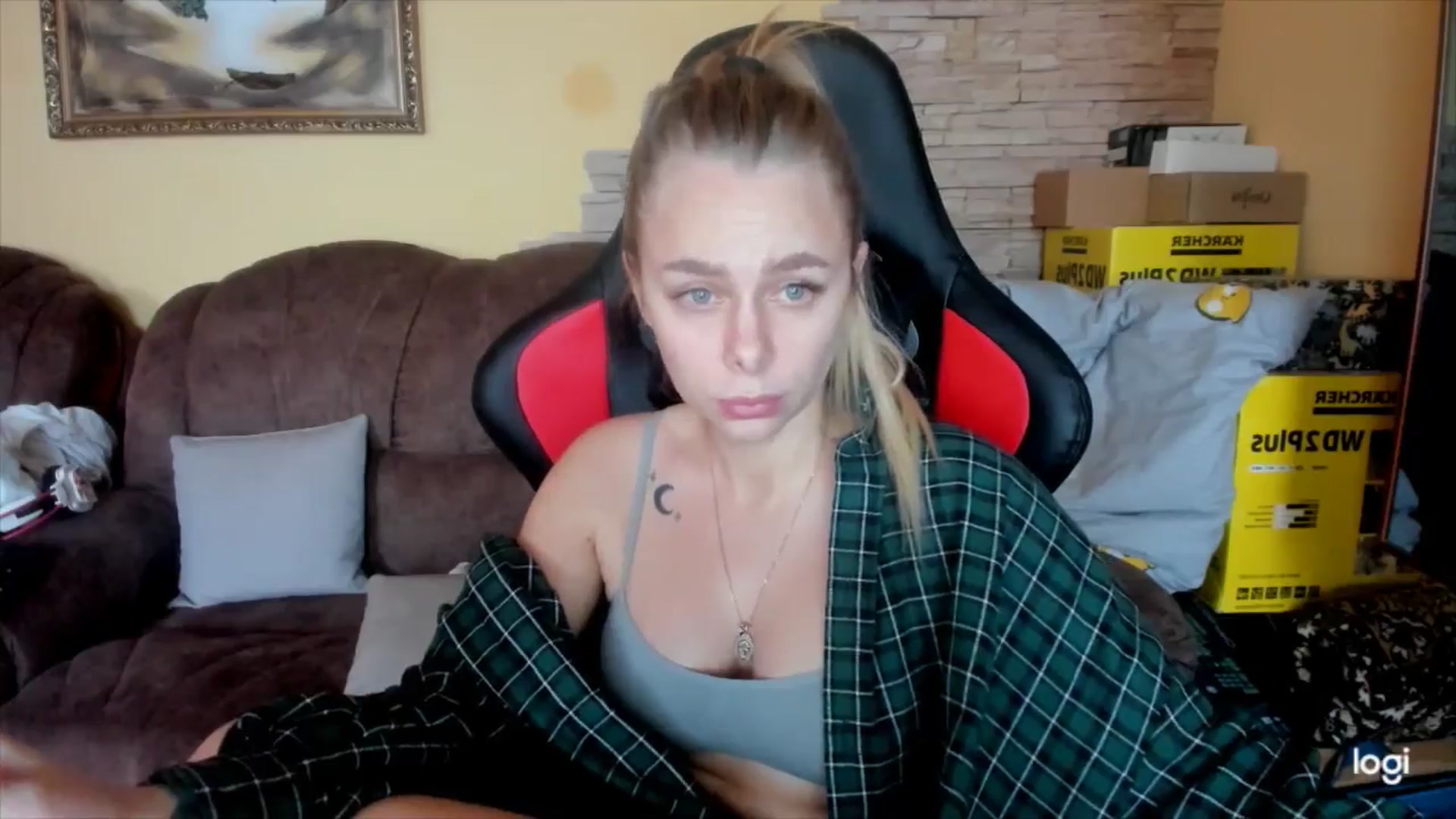 Gallery image thumbnail from YourPupsik's myfreecams stream on, 12/20/2024, 12:27 image 15 of 20