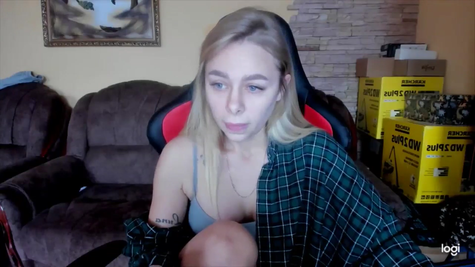 Gallery image thumbnail from YourPupsik's myfreecams stream on, 12/21/2024, 10:51 image 11 of 20