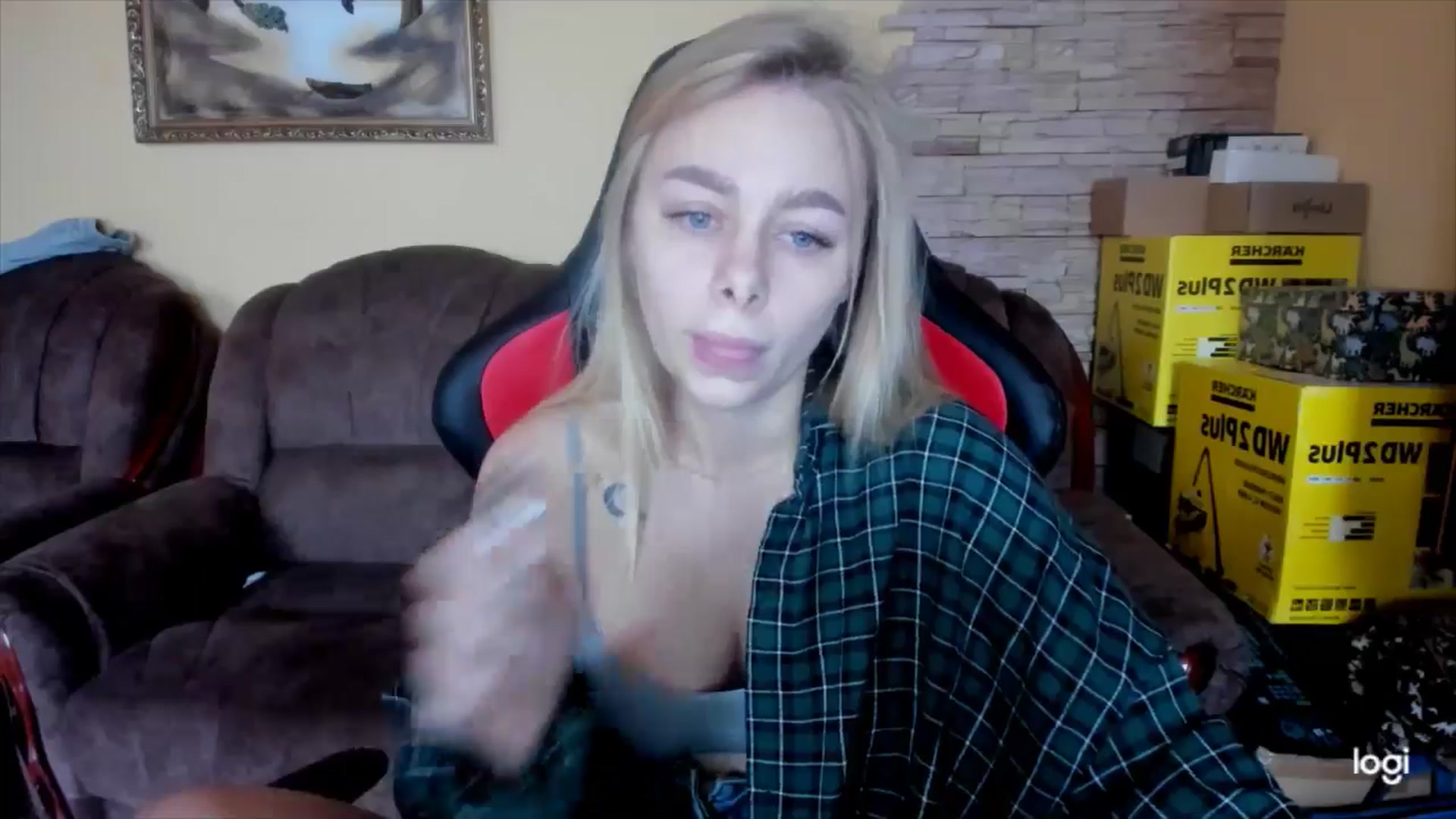 Gallery image thumbnail from YourPupsik's myfreecams stream on, 12/21/2024, 10:51 image 6 of 20