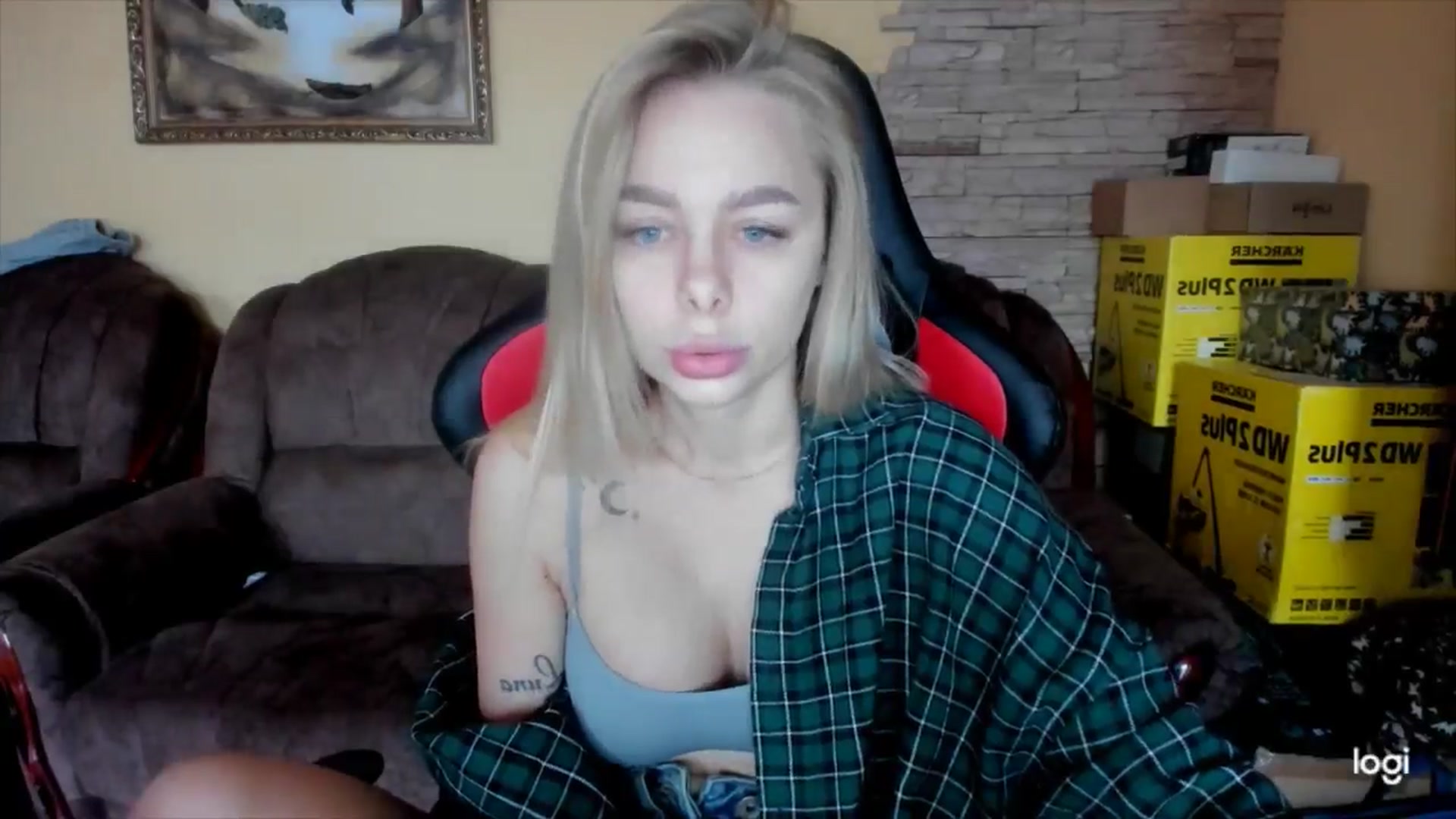 Gallery image thumbnail from YourPupsik's myfreecams stream on, 12/21/2024, 10:51 image 2 of 20