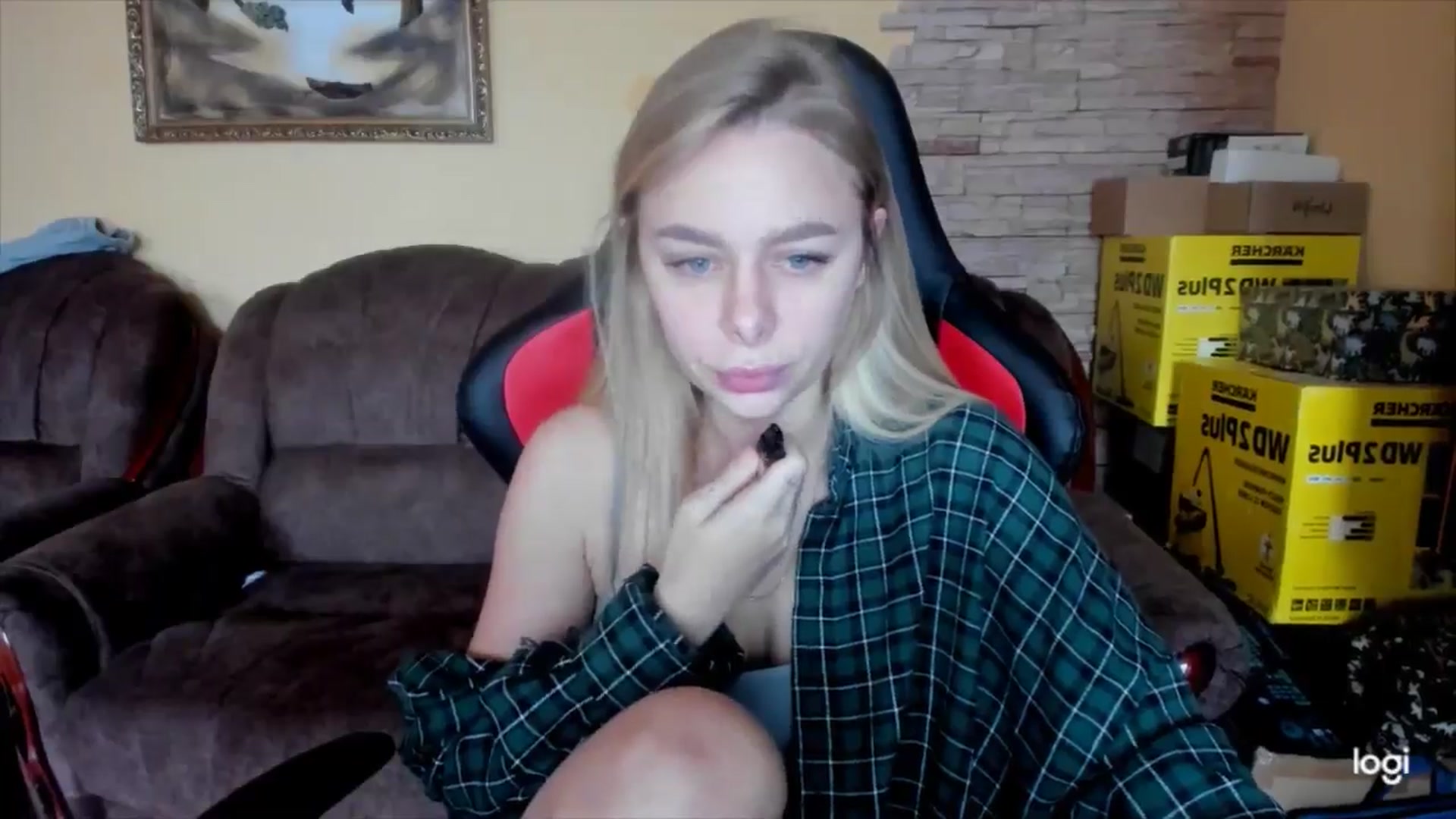 Gallery image thumbnail from YourPupsik's myfreecams stream on, 12/21/2024, 10:51 image 14 of 20