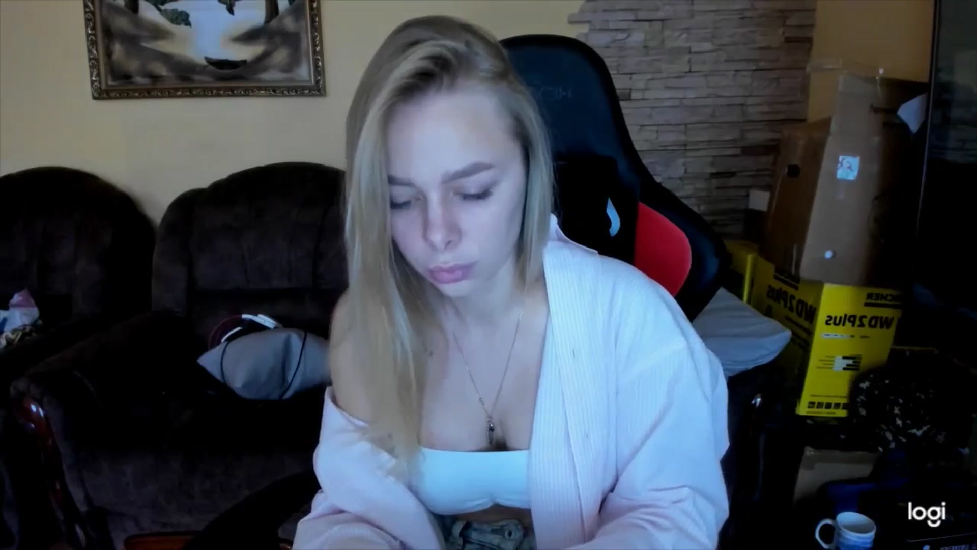 Gallery image thumbnail from YourPupsik's myfreecams stream on, 12/25/2024, 11:47 image 16 of 20