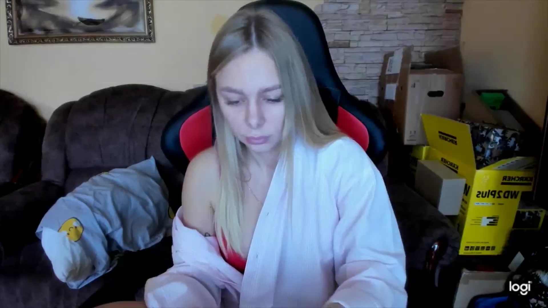 Gallery image thumbnail from YourPupsik's myfreecams stream on, 12/27/2024, 09:39 image 6 of 20
