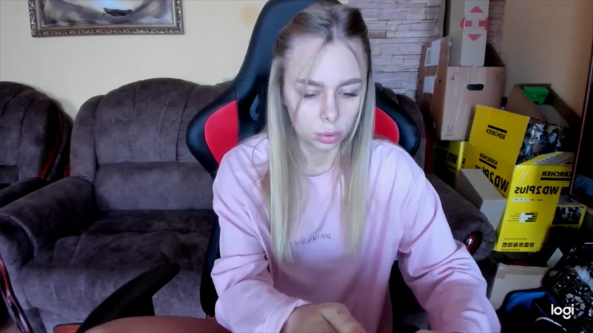 Gallery image thumbnail from YourPupsik's myfreecams stream on, 12/29/2024, 11:19 image 17 of 20