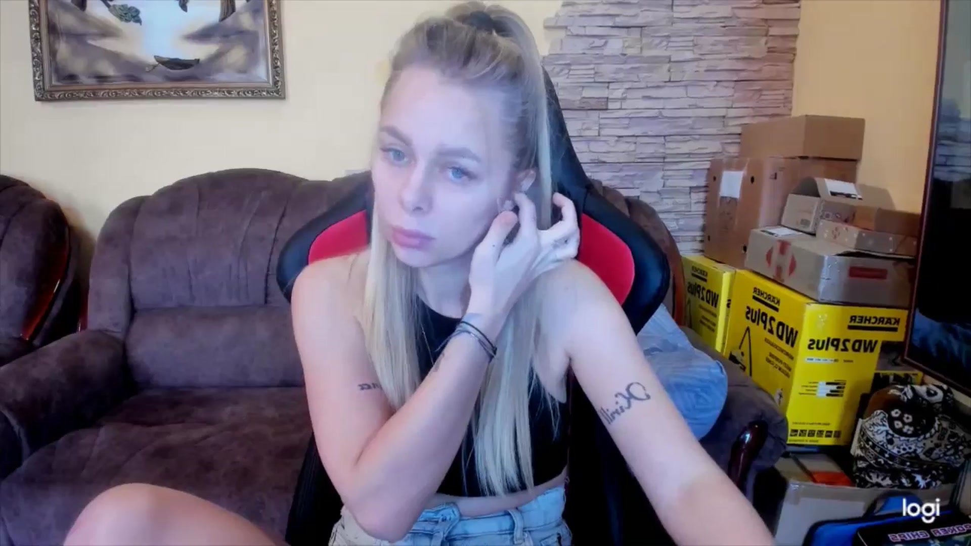 Gallery image thumbnail from YourPupsik's myfreecams stream on, 01/08/2025, 08:31 image 7 of 20