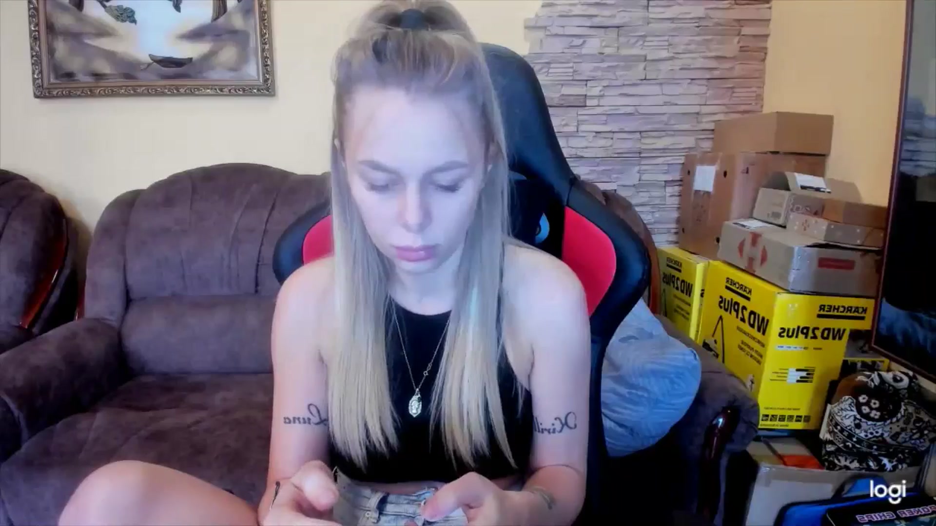 Gallery image thumbnail from YourPupsik's myfreecams stream on, 01/08/2025, 08:31 image 2 of 20