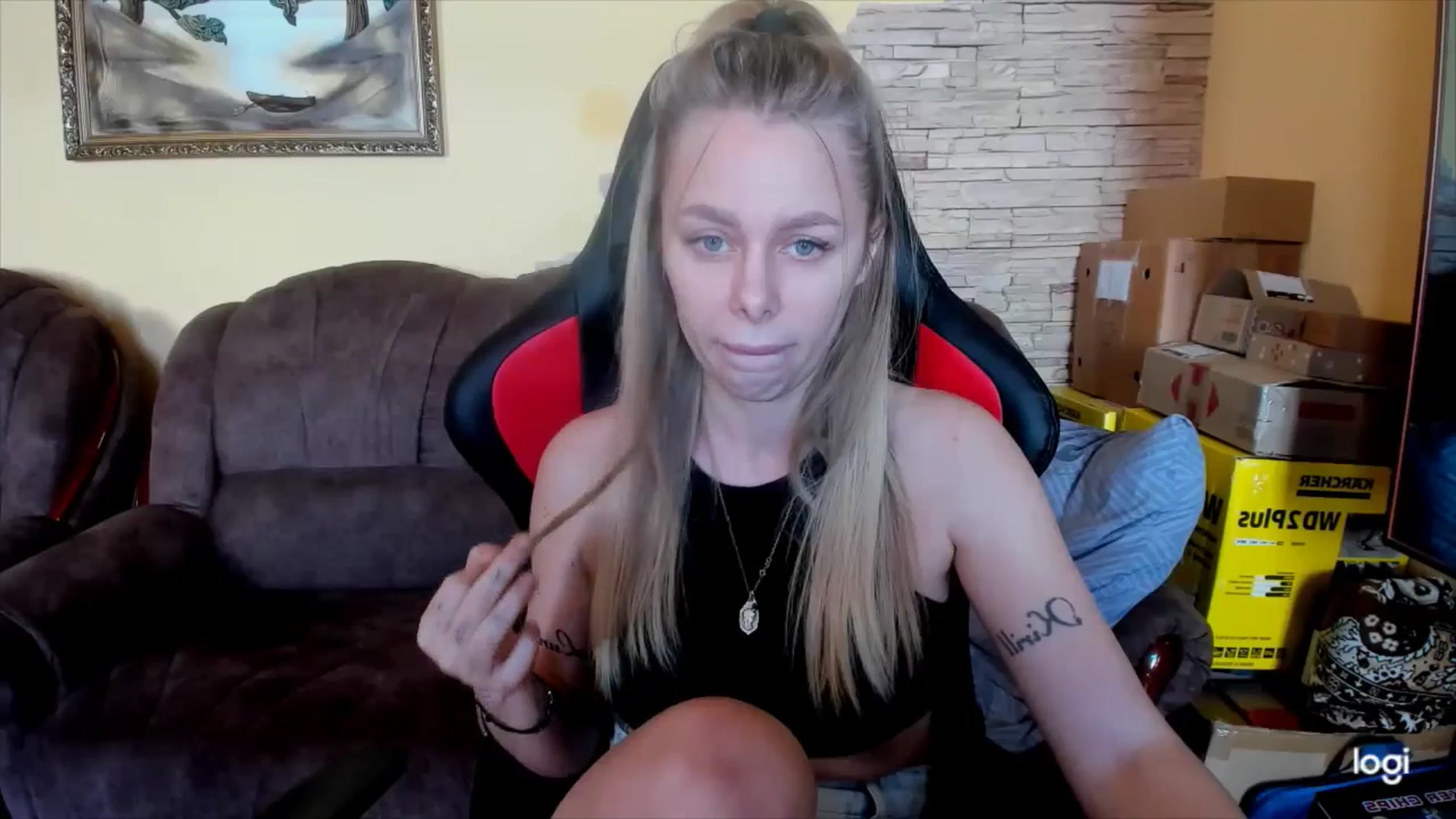 Gallery image thumbnail from YourPupsik's myfreecams stream on, 01/08/2025, 10:14 image 12 of 20