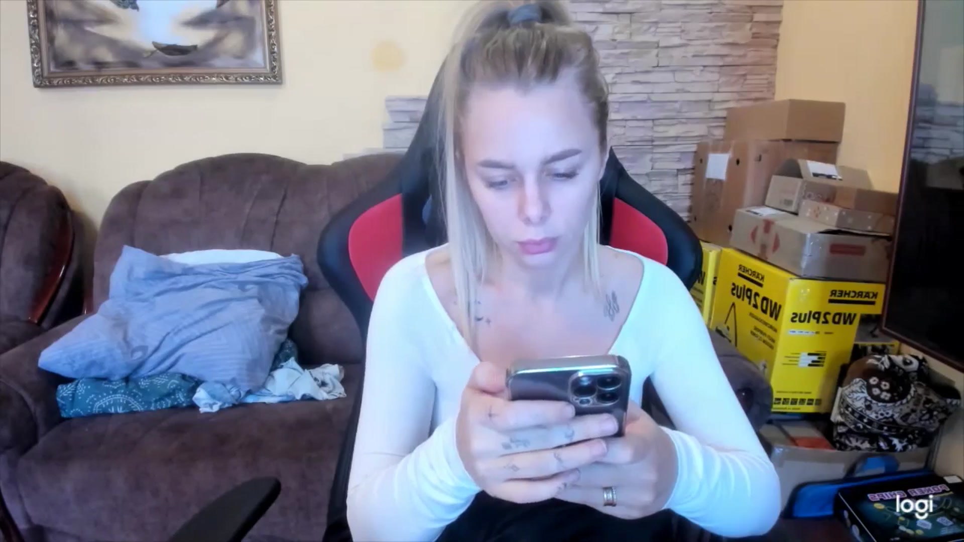 Gallery image thumbnail from YourPupsik's myfreecams stream on, 01/09/2025, 09:32 image 9 of 20