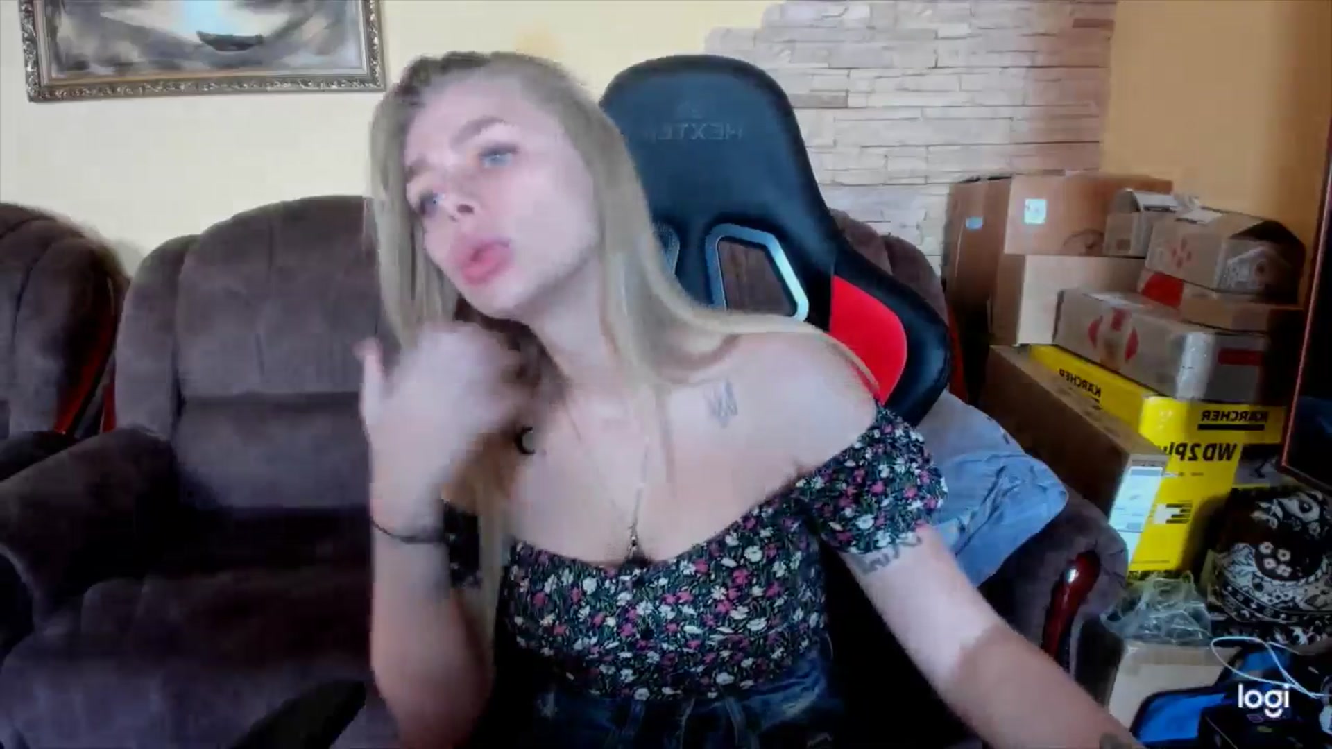 Gallery image thumbnail from YourPupsik's myfreecams stream on, 02/10/2025, 09:30 image 18 of 20