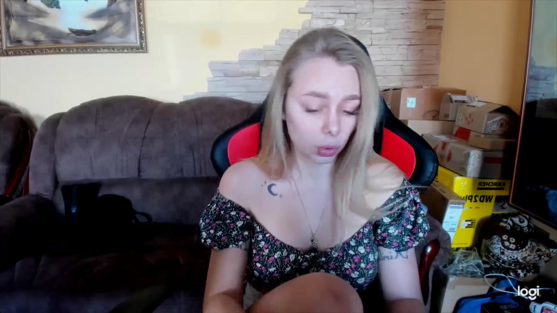 Gallery image thumbnail from YourPupsik's myfreecams stream on, 02/13/2025, 10:17 image 12 of 20