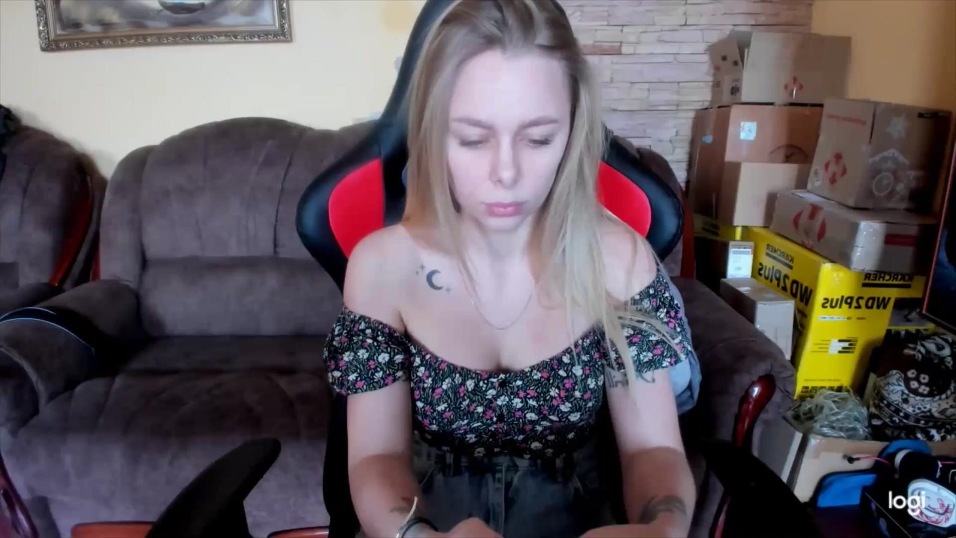 Gallery image thumbnail from YourPupsik's myfreecams stream on, 03/12/2025, 08:42 image 17 of 20