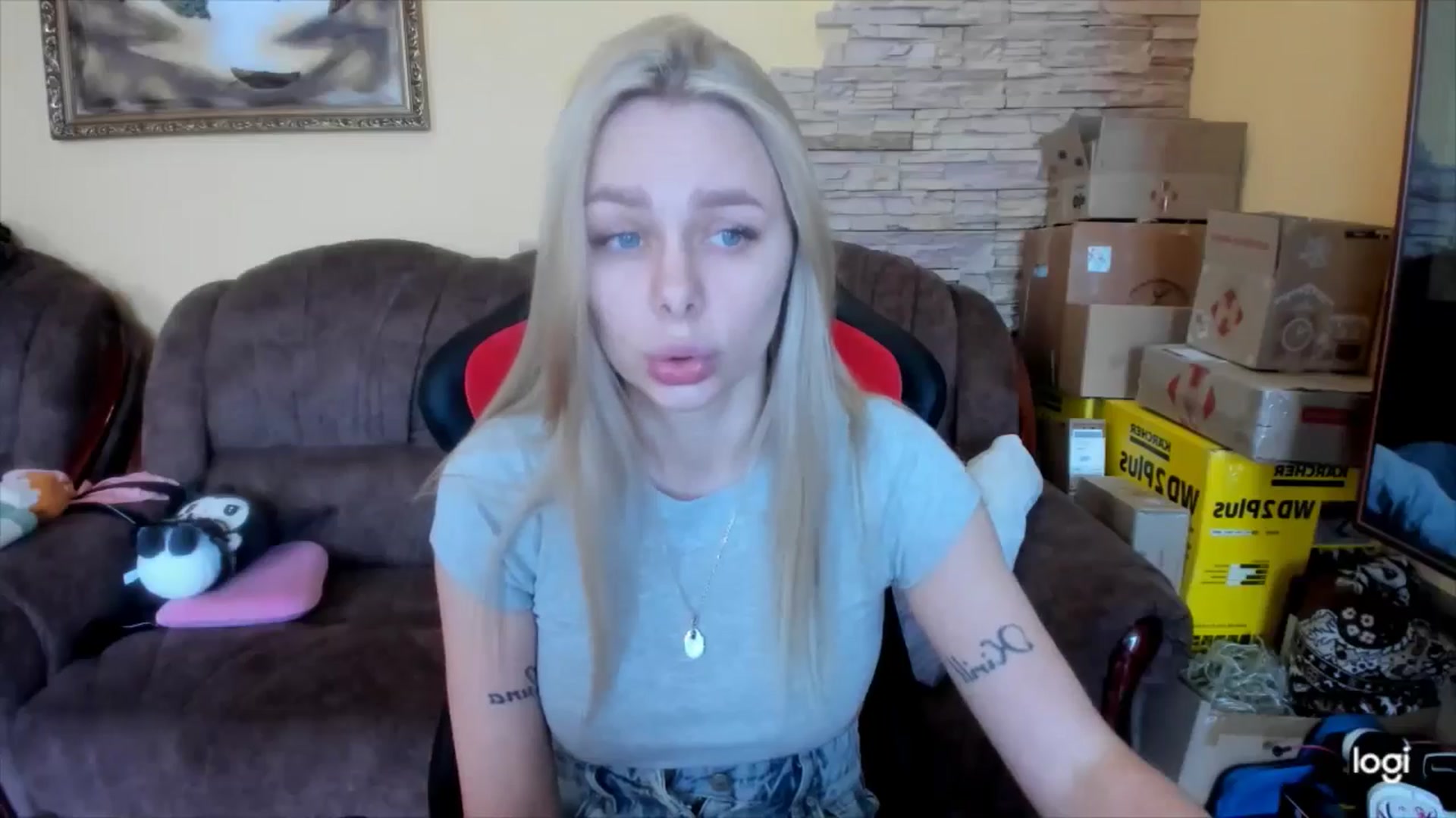 Gallery image thumbnail from YourPupsik's myfreecams stream on, 03/13/2025, 08:16 image 6 of 20