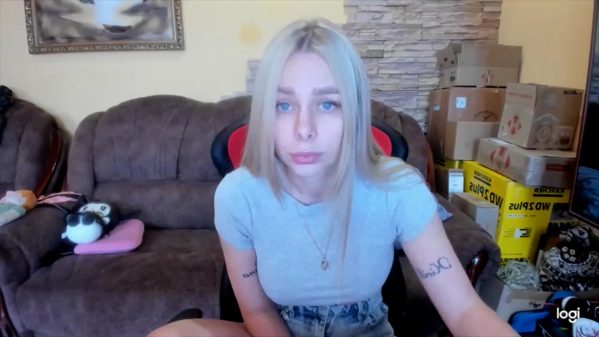 Gallery image thumbnail from YourPupsik's myfreecams stream on, 03/13/2025, 08:36 image 15 of 20
