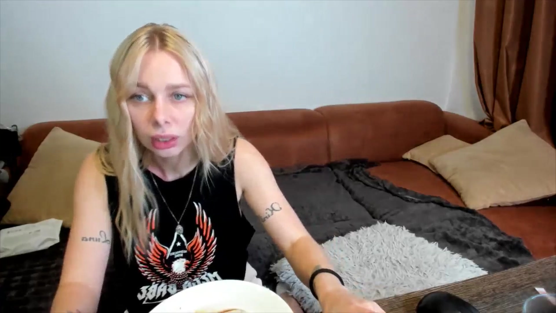 Gallery image thumbnail from YourPupsik's myfreecams stream on, 03/17/2025, 10:55 image 16 of 20