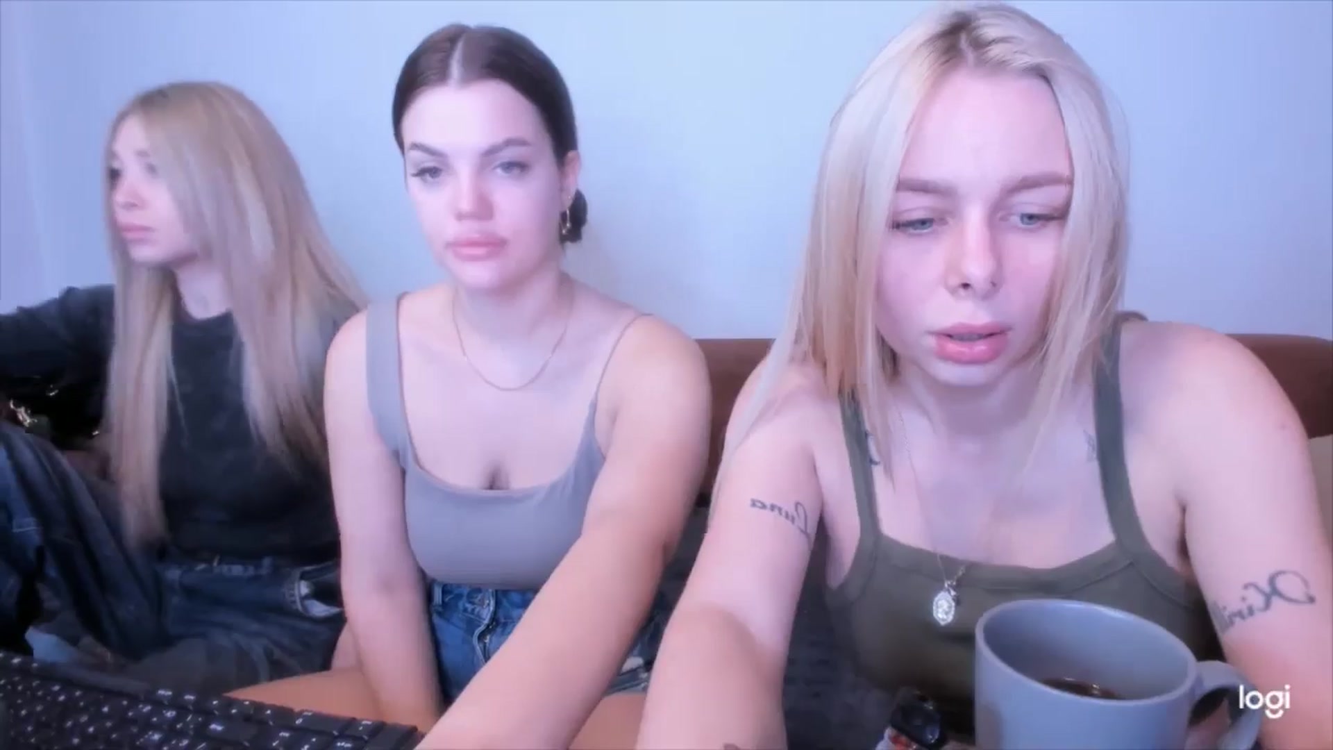 Gallery image thumbnail from YourPupsik's myfreecams stream on, 03/19/2025, 08:55 image 11 of 20