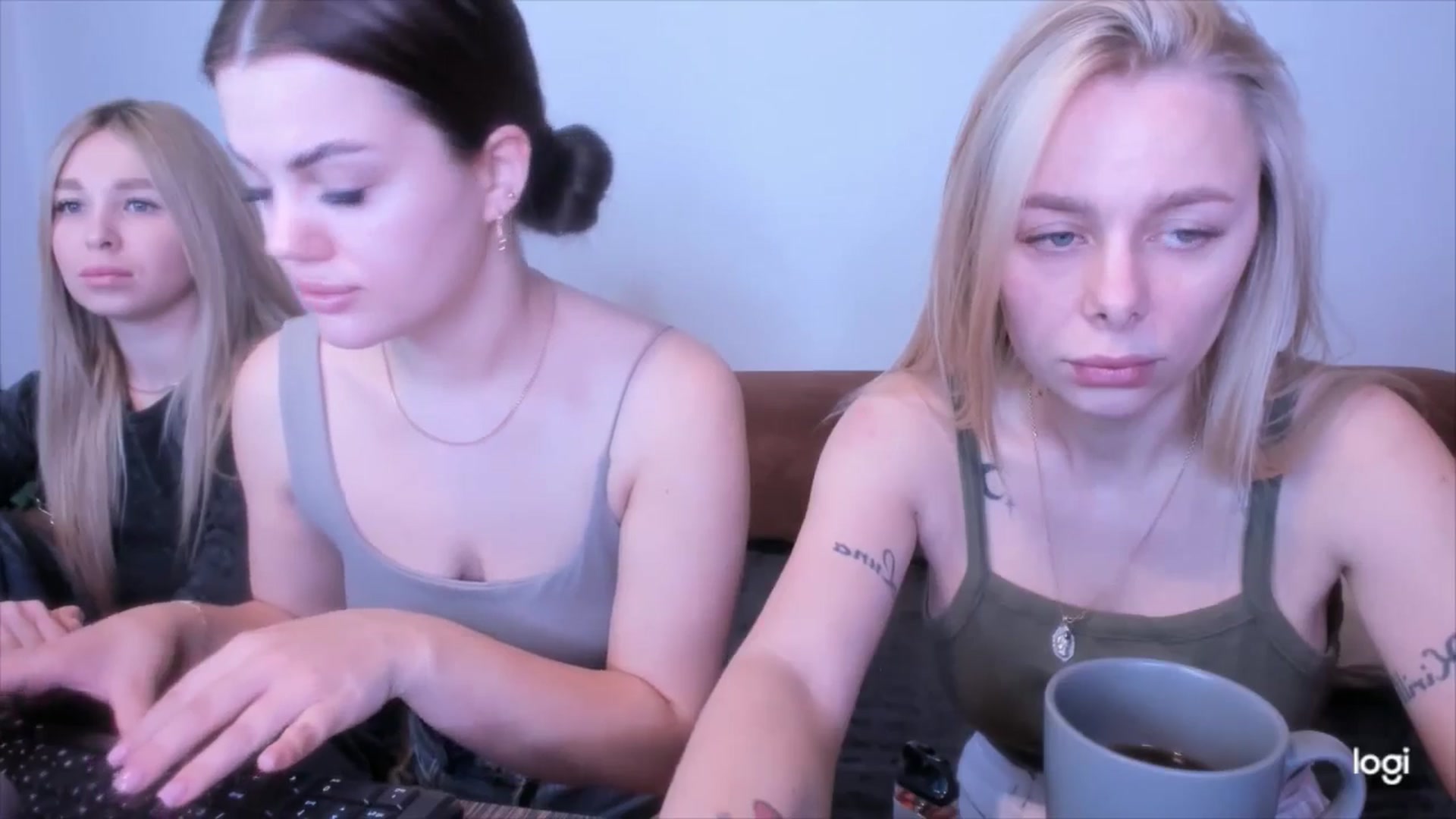 Gallery image thumbnail from YourPupsik's myfreecams stream on, 03/19/2025, 08:55 image 10 of 20