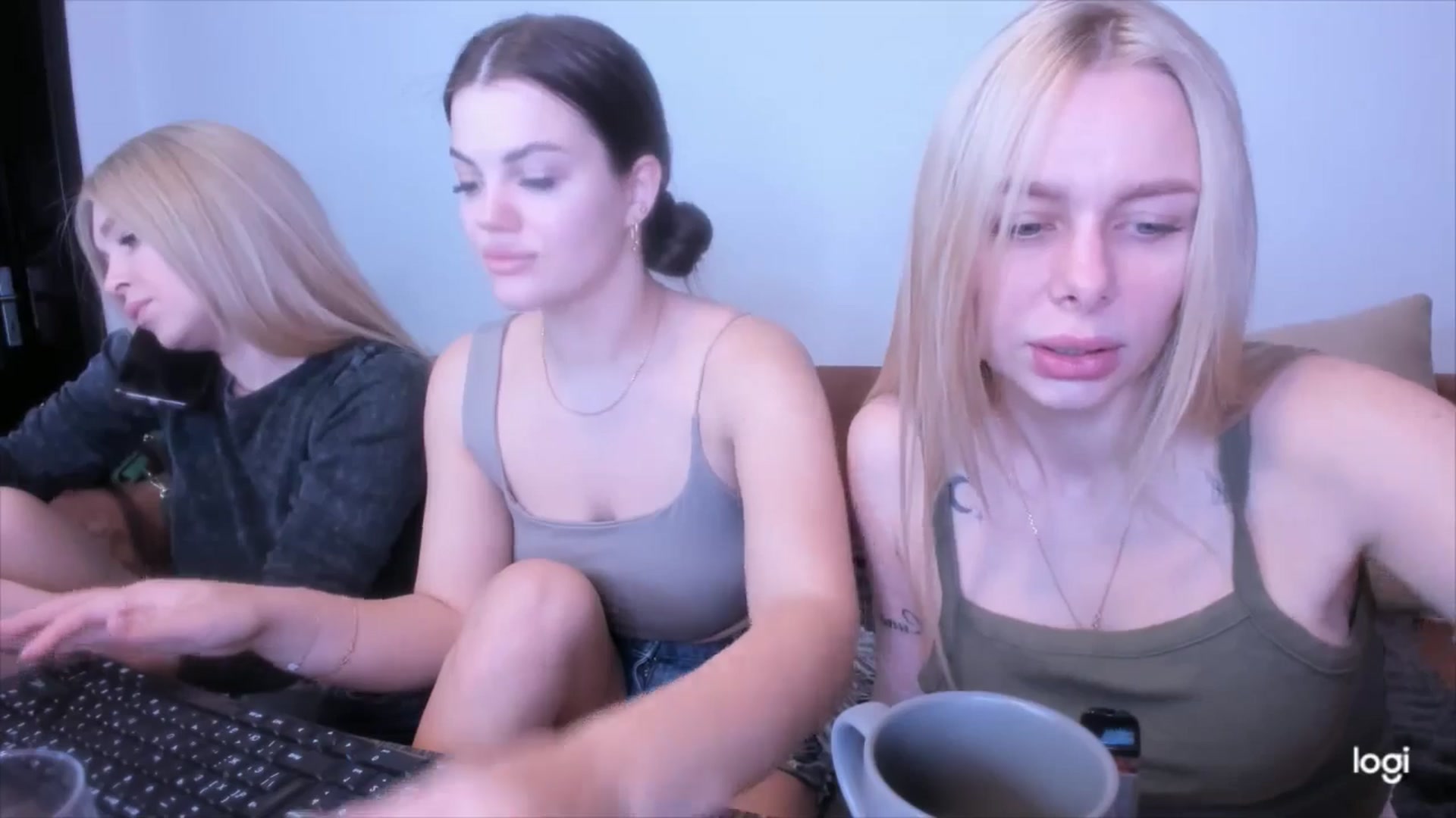 Gallery image thumbnail from YourPupsik's myfreecams stream on, 03/19/2025, 10:16 image 10 of 20