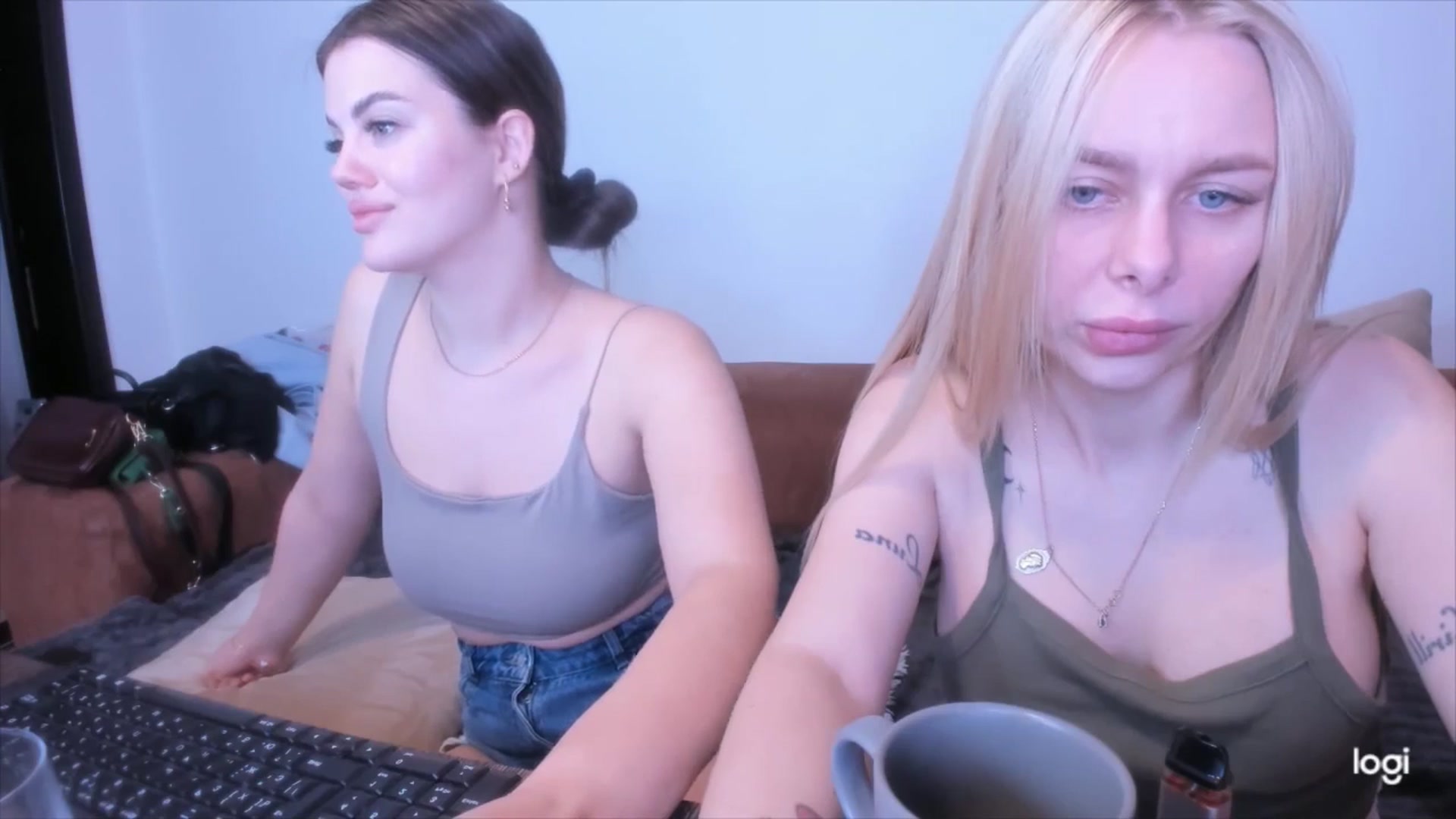 Gallery image thumbnail from YourPupsik's myfreecams stream on, 03/19/2025, 10:16 image 7 of 20