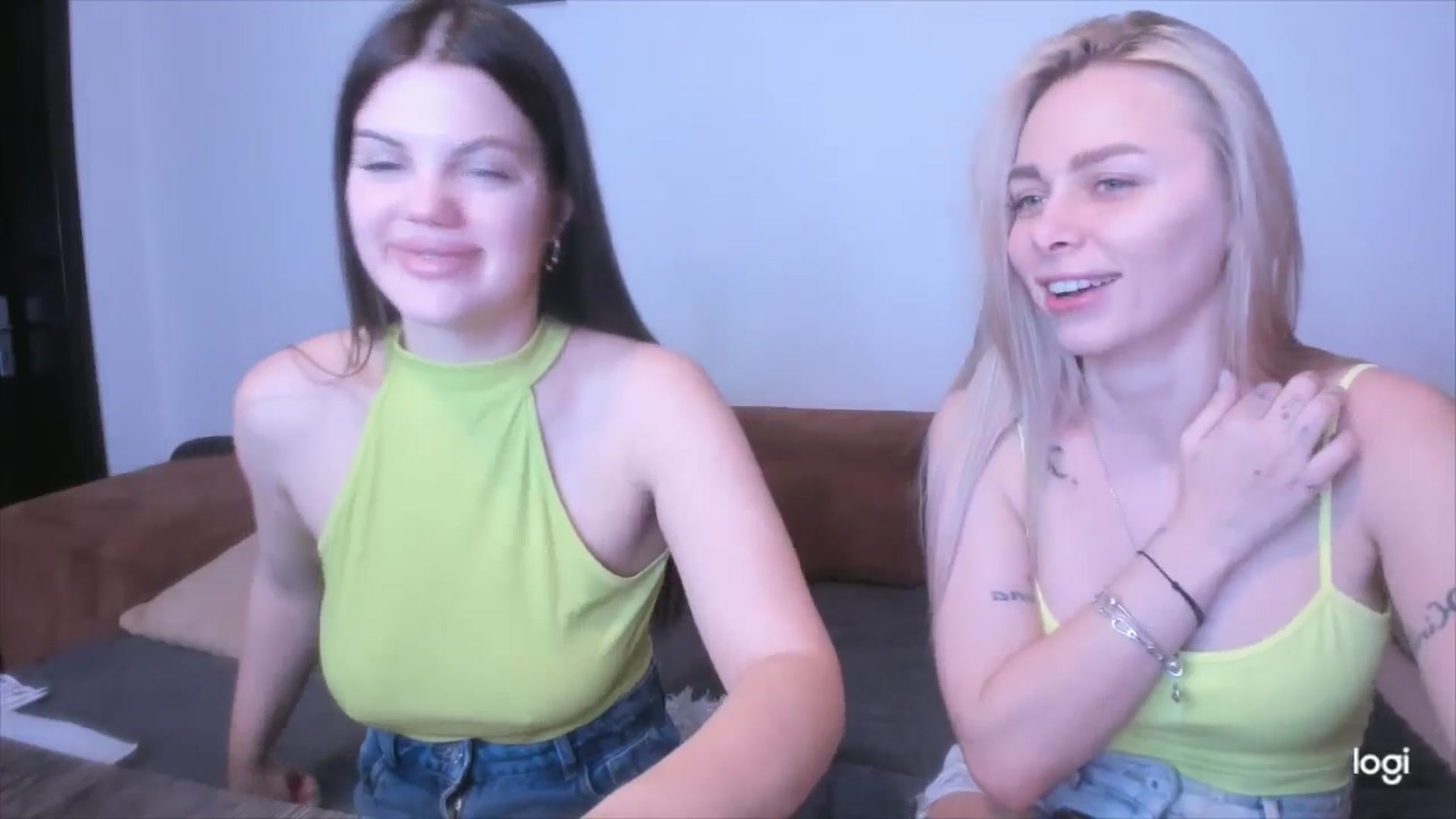 Gallery image thumbnail from YourPupsik's myfreecams stream on, 04/13/2025, 10:40 image 2 of 20