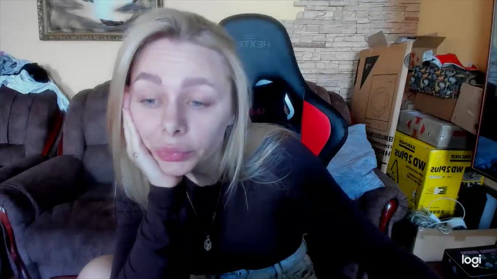 Gallery image thumbnail from YourPupsik's myfreecams stream on, 04/18/2025, 08:18 image 3 of 20