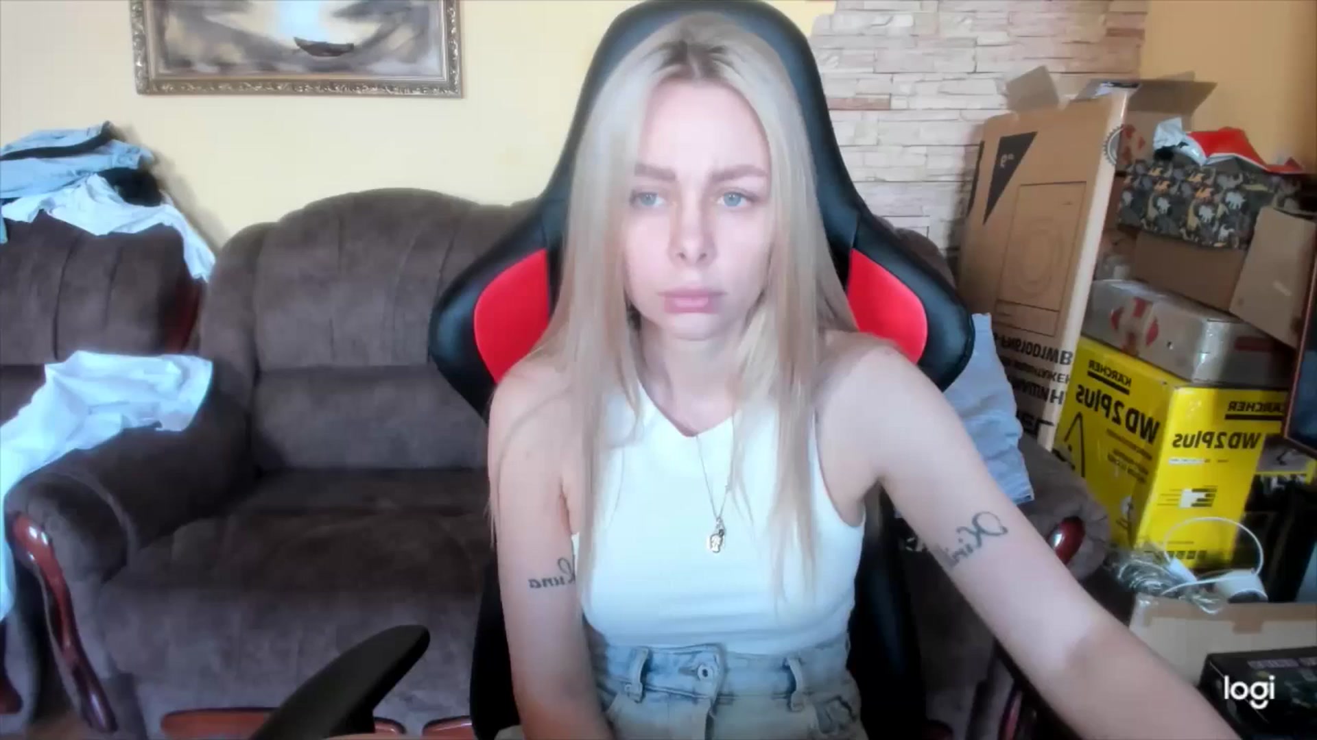 Gallery image thumbnail from YourPupsik's myfreecams stream on, 04/18/2025, 08:18 image 9 of 20