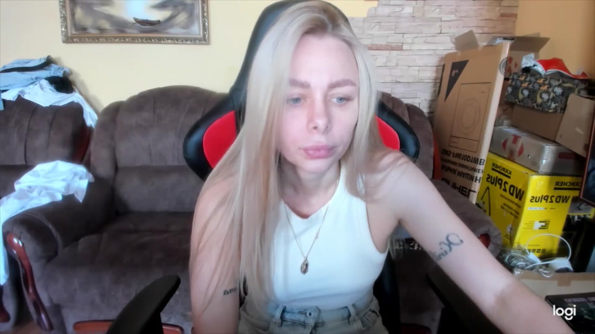 Gallery image thumbnail from YourPupsik's myfreecams stream on, 04/18/2025, 08:18 image 17 of 20