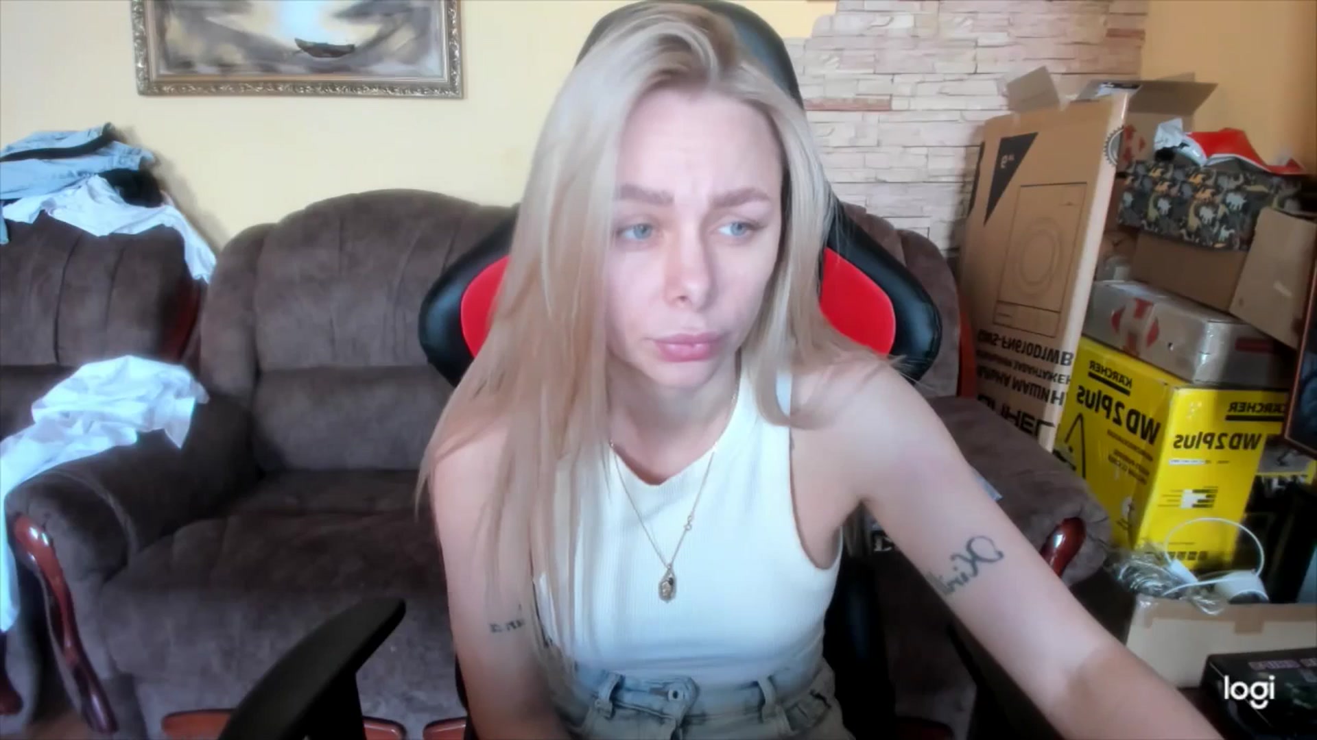 Gallery image thumbnail from YourPupsik's myfreecams stream on, 04/18/2025, 08:18 image 16 of 20