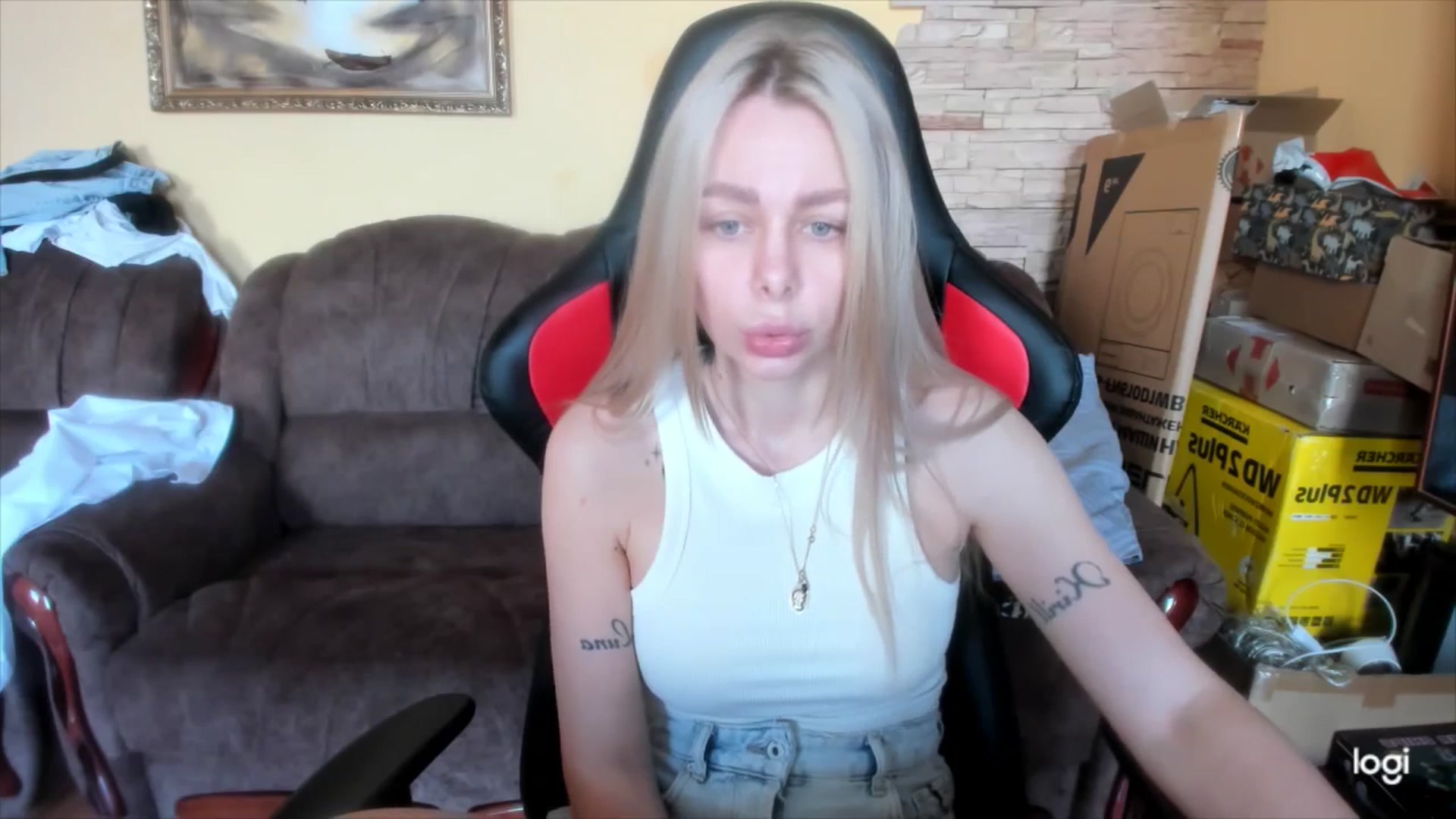 Gallery image thumbnail from YourPupsik's myfreecams stream on, 04/18/2025, 08:18 image 8 of 20