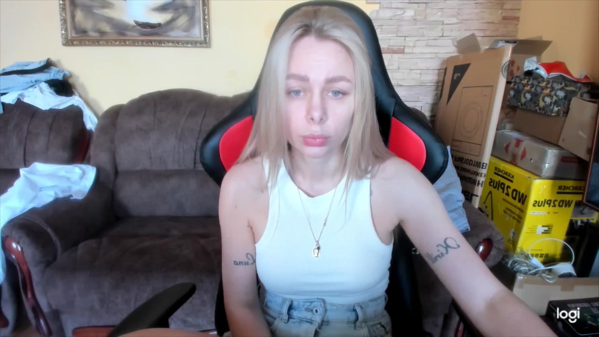 Gallery image thumbnail from YourPupsik's myfreecams stream on, 04/18/2025, 08:18 image 7 of 20