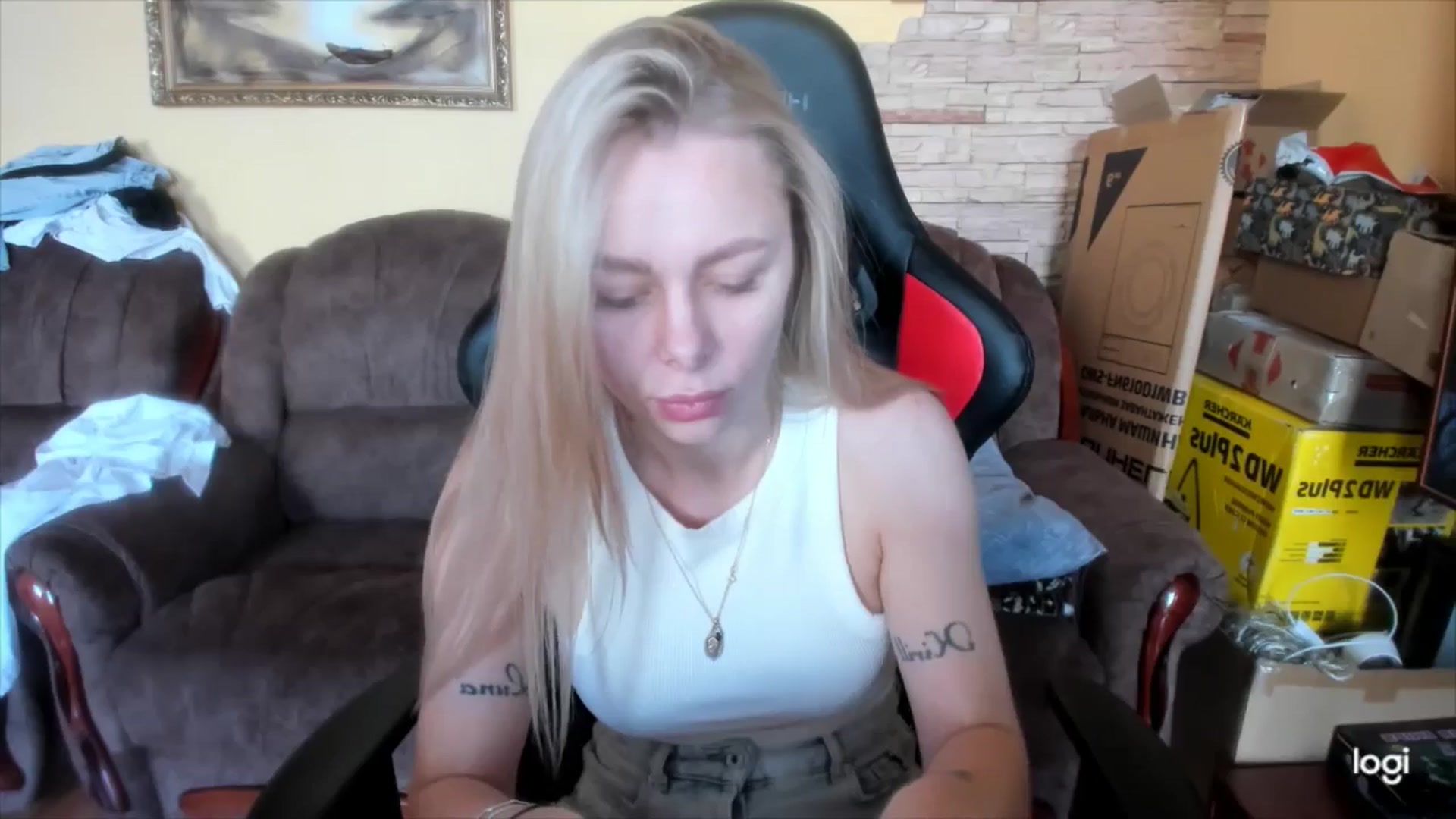 Gallery image thumbnail from YourPupsik's myfreecams stream on, 04/18/2025, 08:18 image 15 of 20