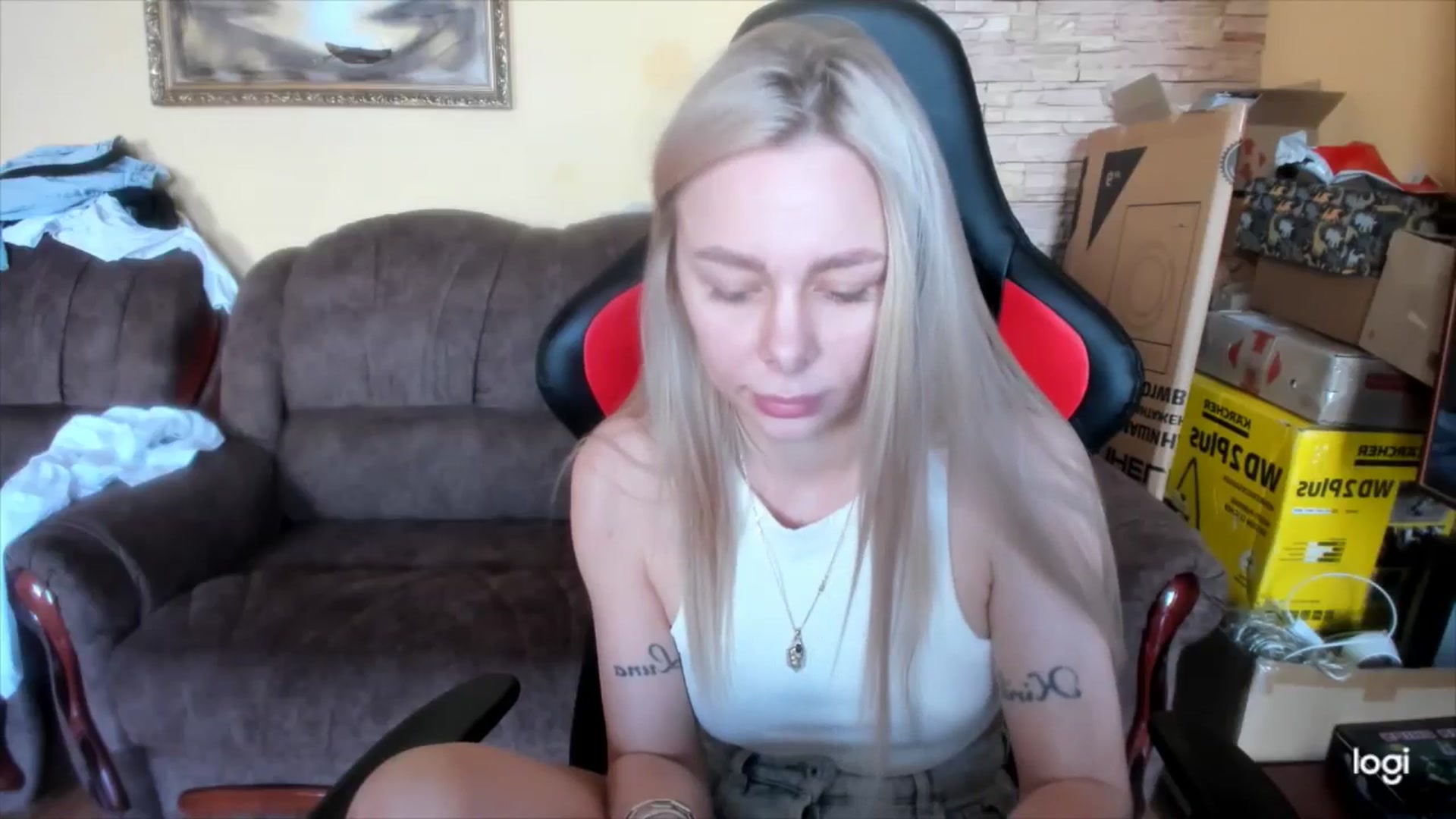Gallery image thumbnail from YourPupsik's myfreecams stream on, 04/18/2025, 10:34 image 7 of 20