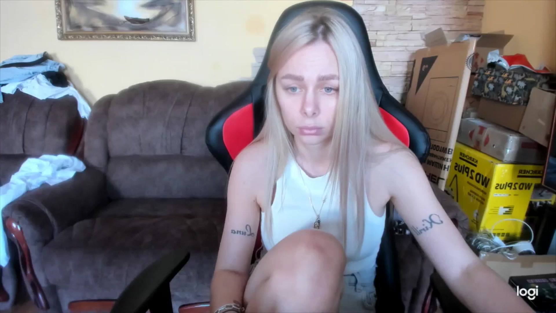 Gallery image thumbnail from YourPupsik's myfreecams stream on, 04/18/2025, 10:34 image 12 of 20